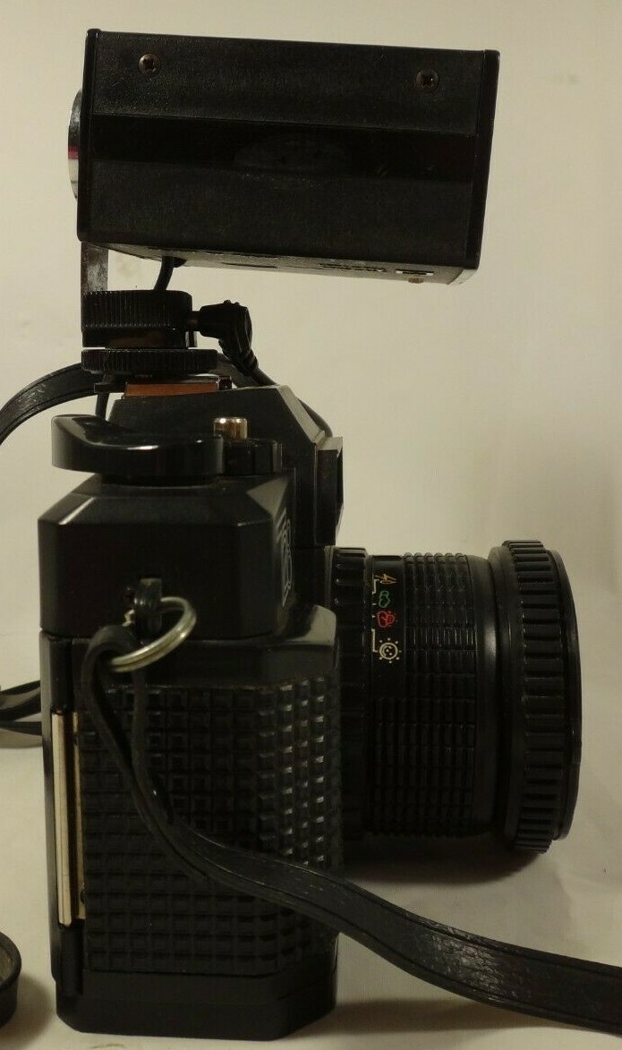 Lavec T28 35mm Camera Yashica Pro-50 DX Flash 8 Rolls Film Box Manual Strap GUC