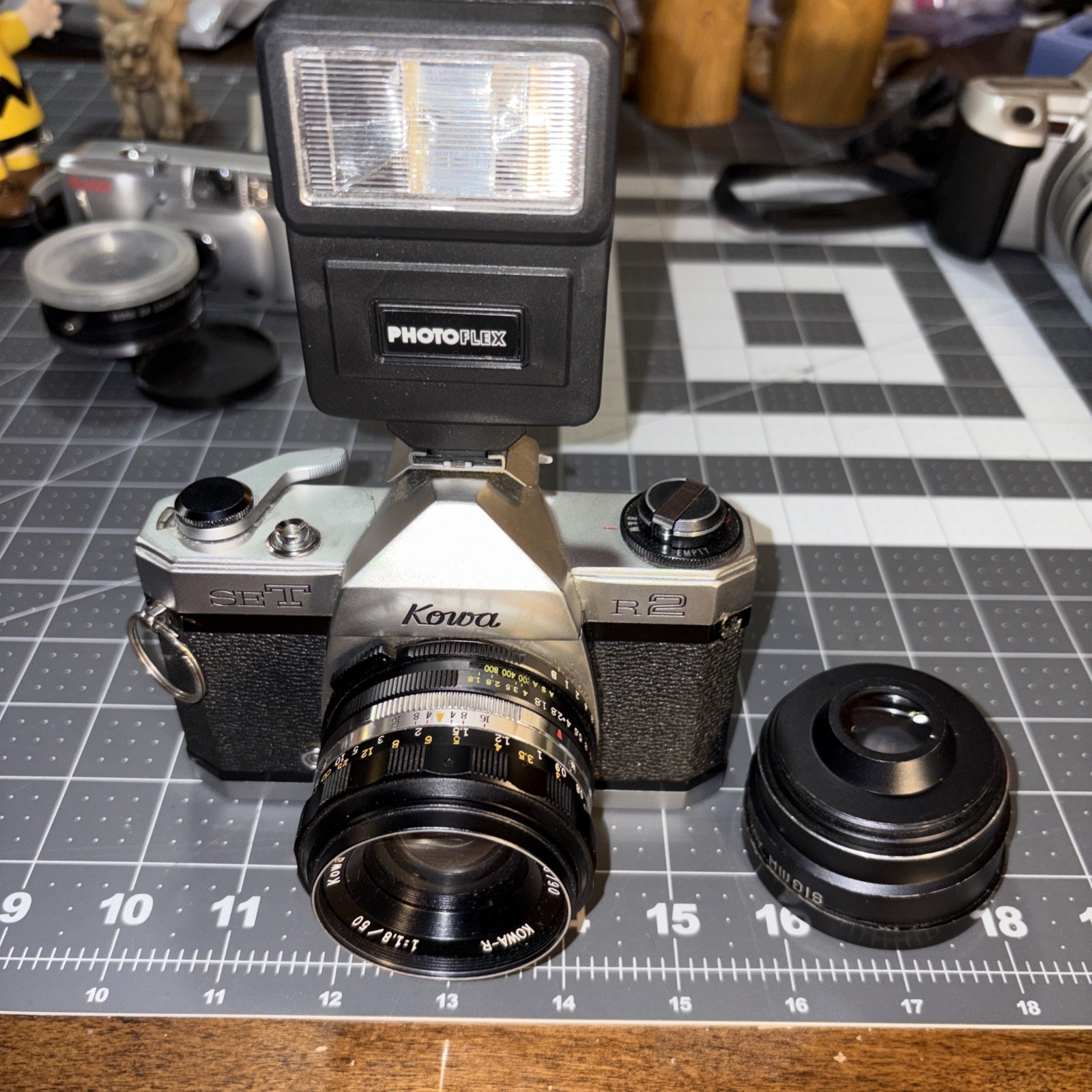 Kowa set R2 Camera with Kowa-R 1:1.8/50 Lens-Japan-UNTESTED PARTS/ Repair Xtras
