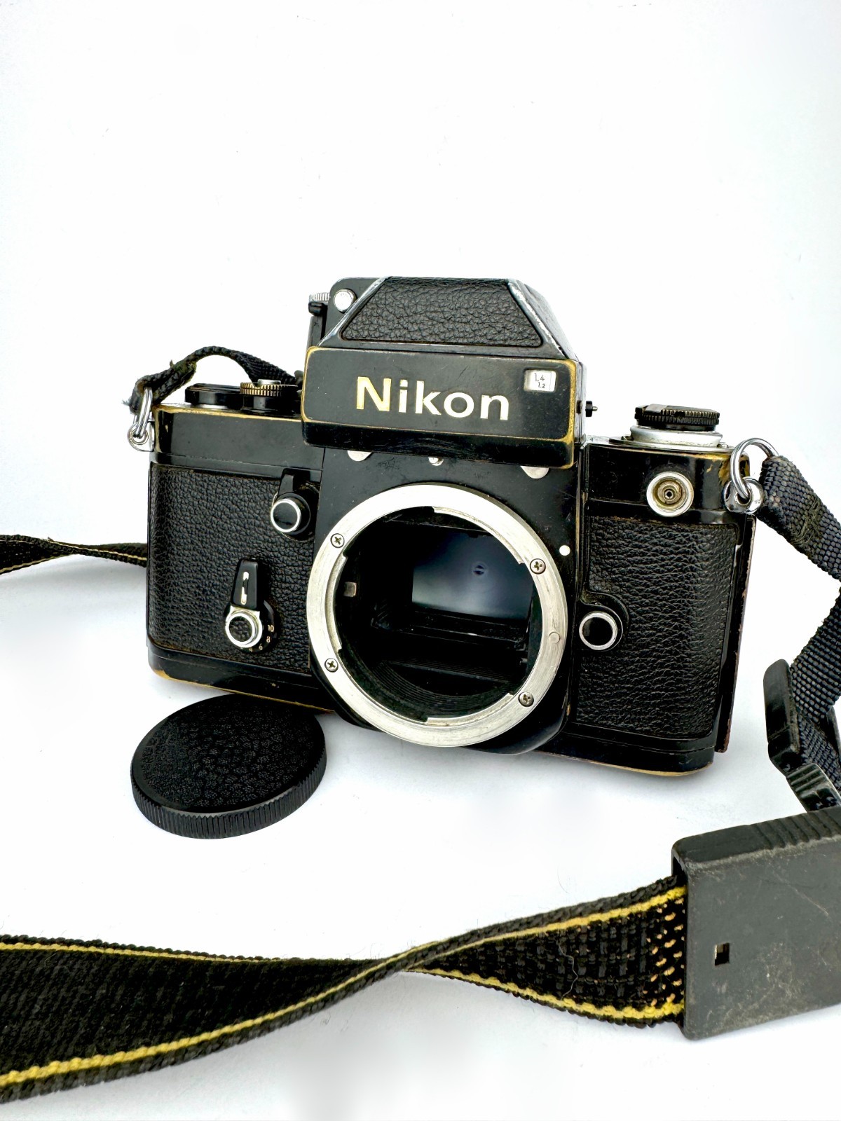 Nikon F2 Photomic Black 35mm SLR Film Camera Body JAPAN s/n 7713955