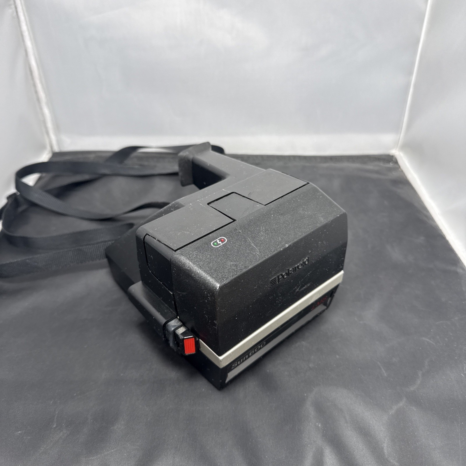 Vintage Polaroid Sun 600 LMS Instant Film Land Camera w/ Strap