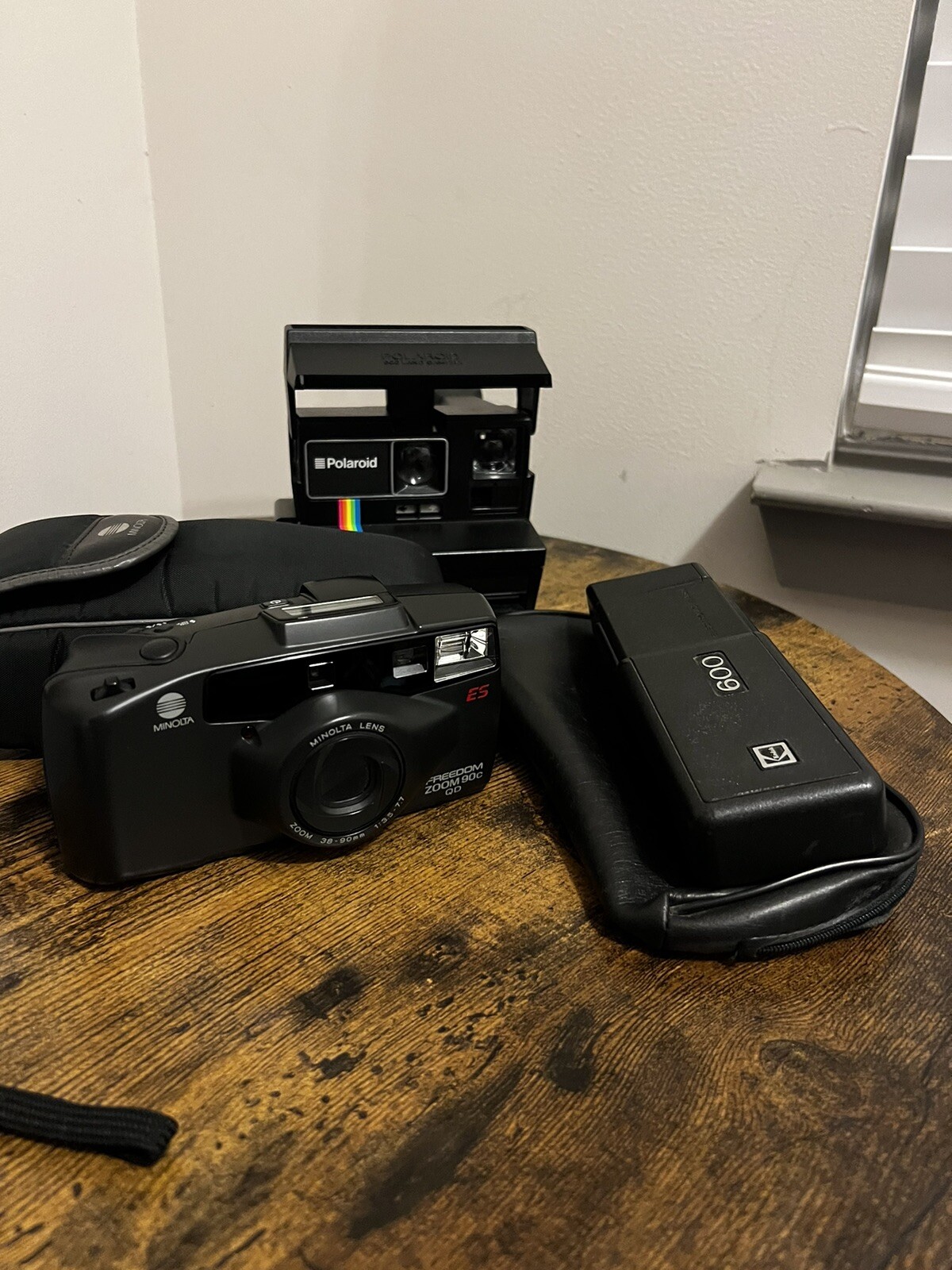 Lot Of 4 Vintage Cameras Polaroid Spirit, Kodak KE60, Minolta, & Other Untested