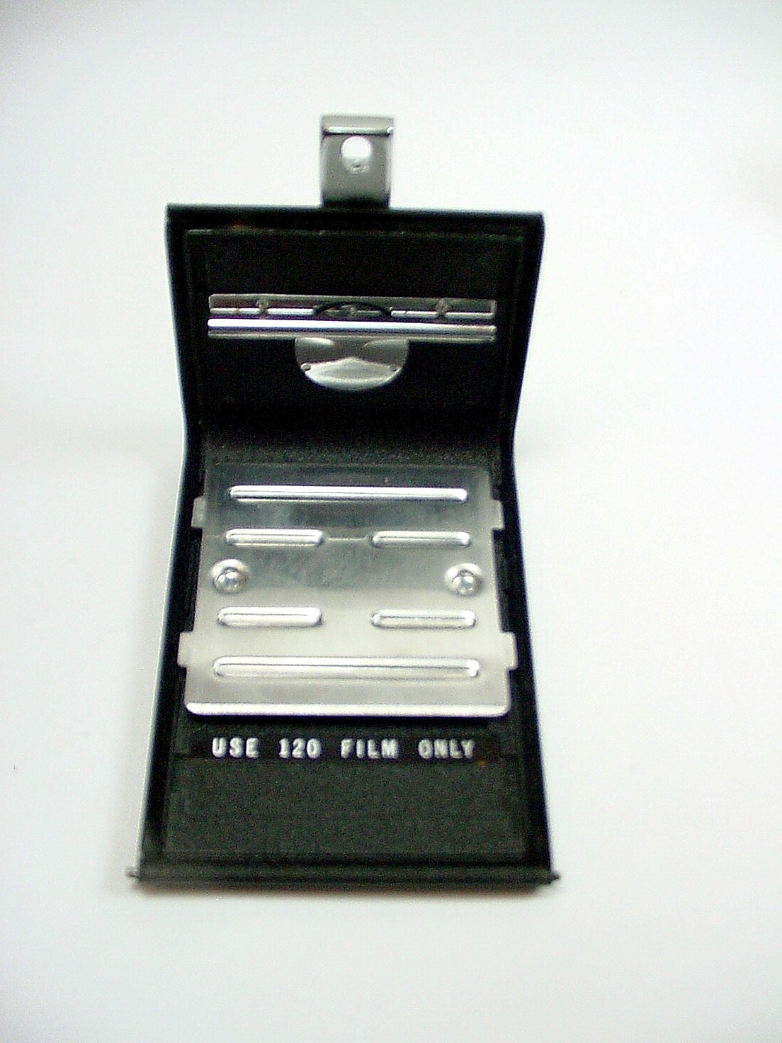 Yashica MAT TLR Rear door | 1957 | Tested | $14.95 | #96 |