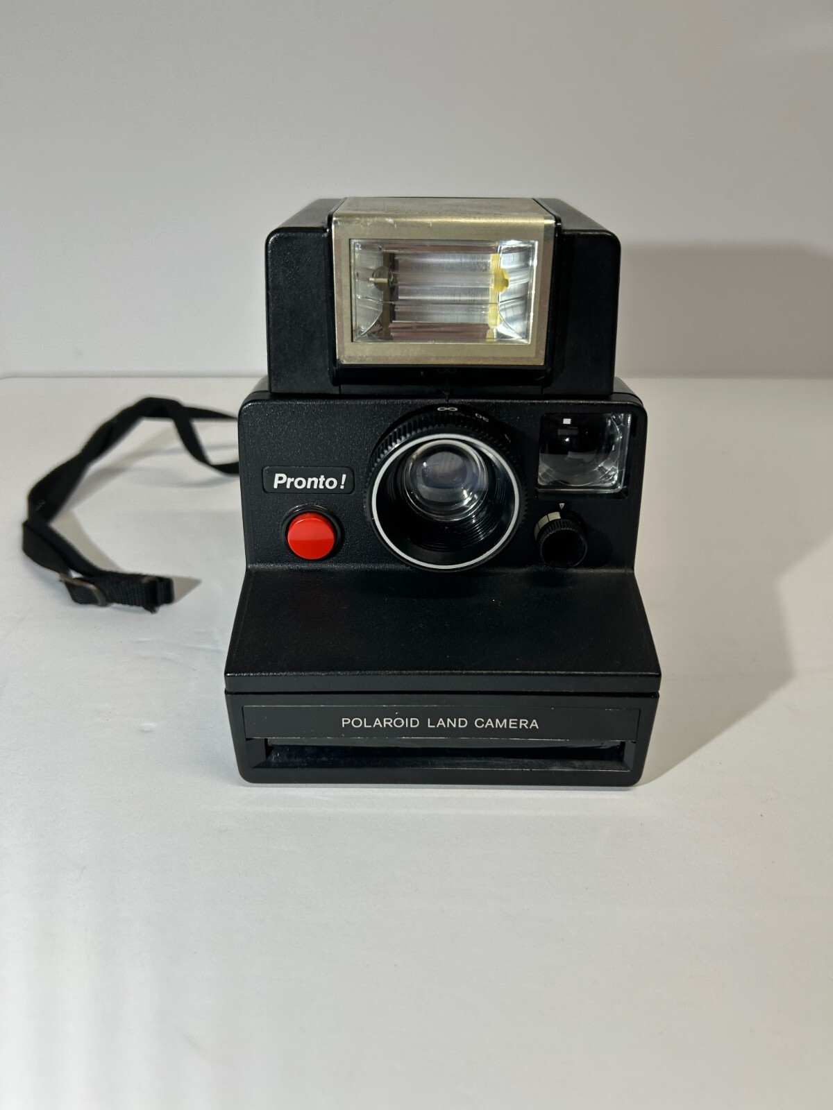 Vintage Polaroid Pronto! RF Instant Land Camera w/ Case Flash & flash – Untested
