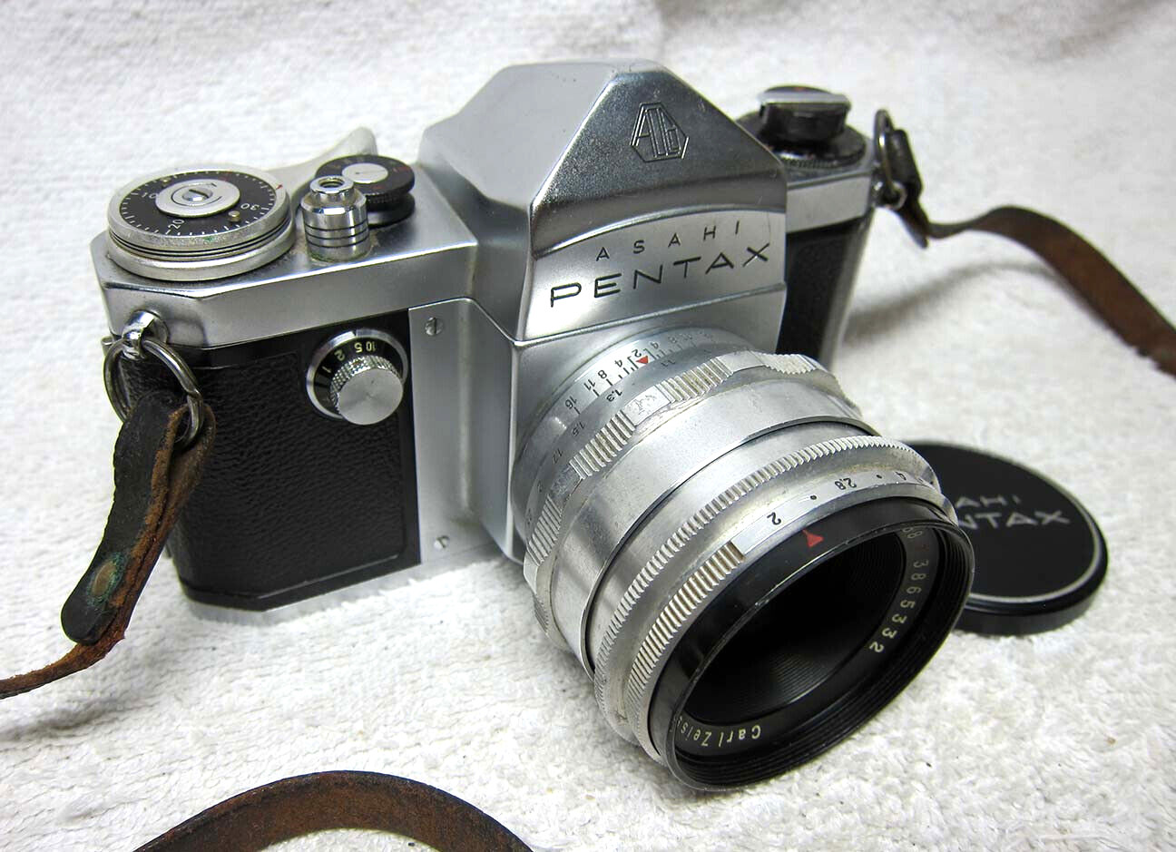 RARE 1957 Asahi PENTAX AP FIRST Model +58mm f2 Zeizz BIOTAR 35mm SLR FILM Camera