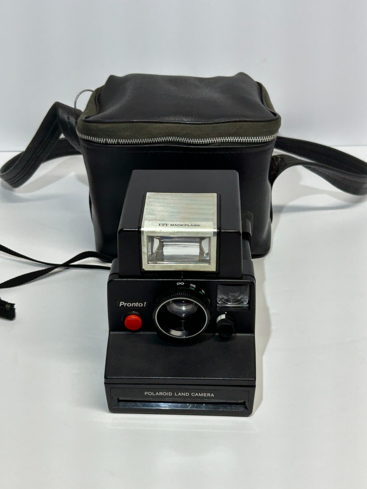 Vintage Polaroid Pronto! RF Instant Land Camera w/ Case Flash & flash – Untested