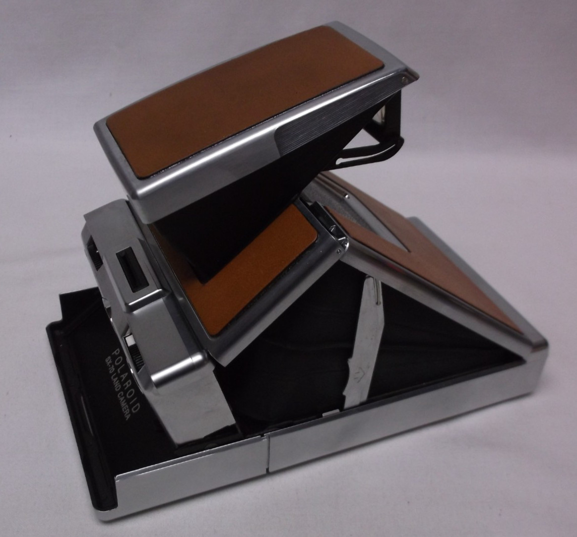 Polaroid SX-70 Land Camera with Electronic Flash and Case with Film