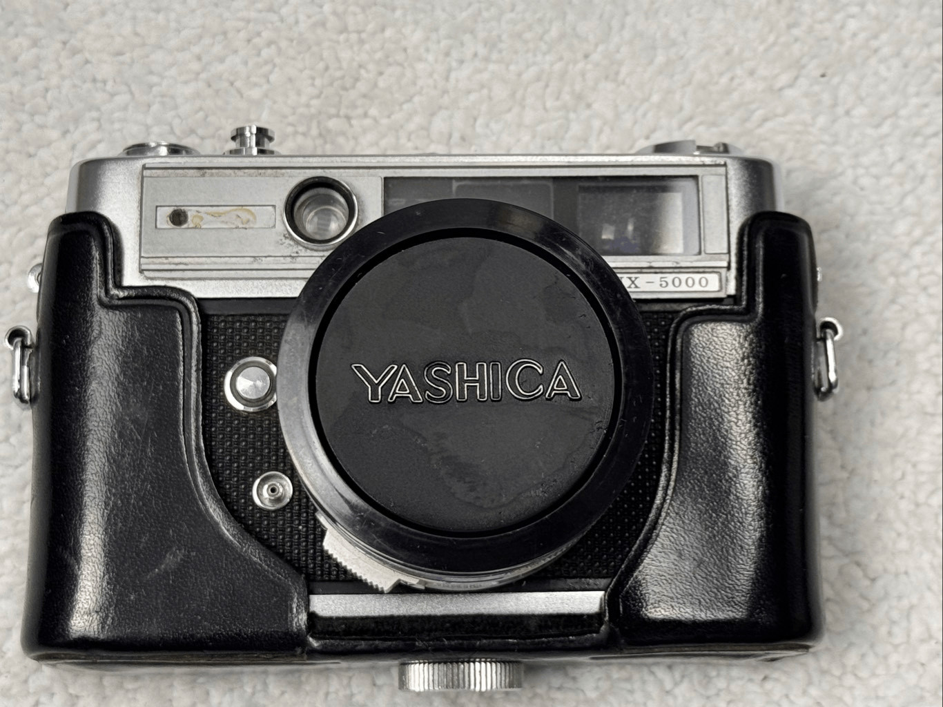 Vintage YASHICA Lynx 5000 35mm Camera 1:1.8 f=4.5cm Lens For Parts/Repair