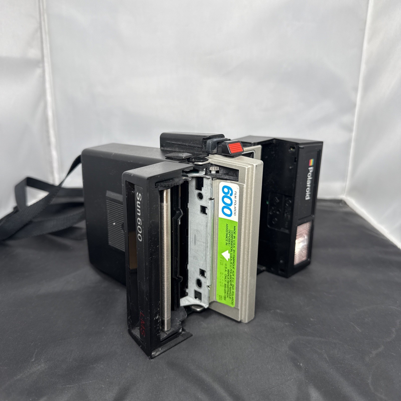 Vintage Polaroid Sun 600 LMS Instant Film Land Camera w/ Strap
