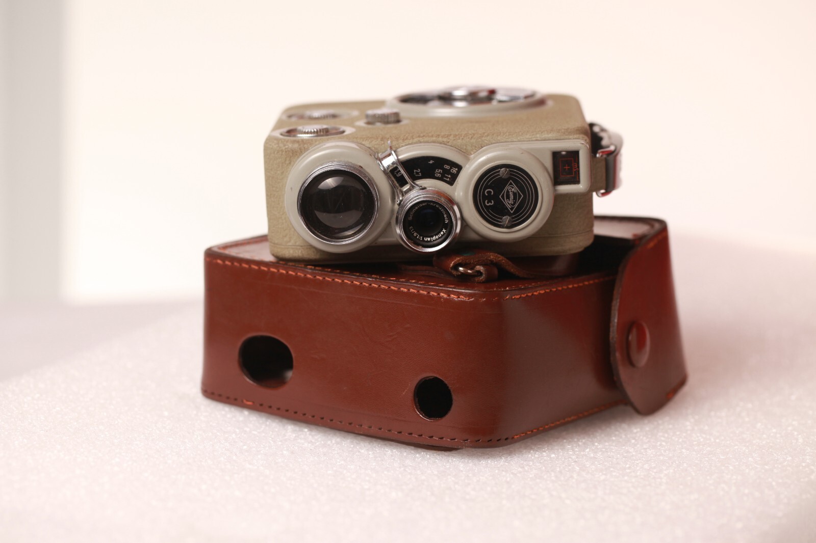 Eumig C3 Regular 8mm Movie Camera – 1950’s vintage collectible with case