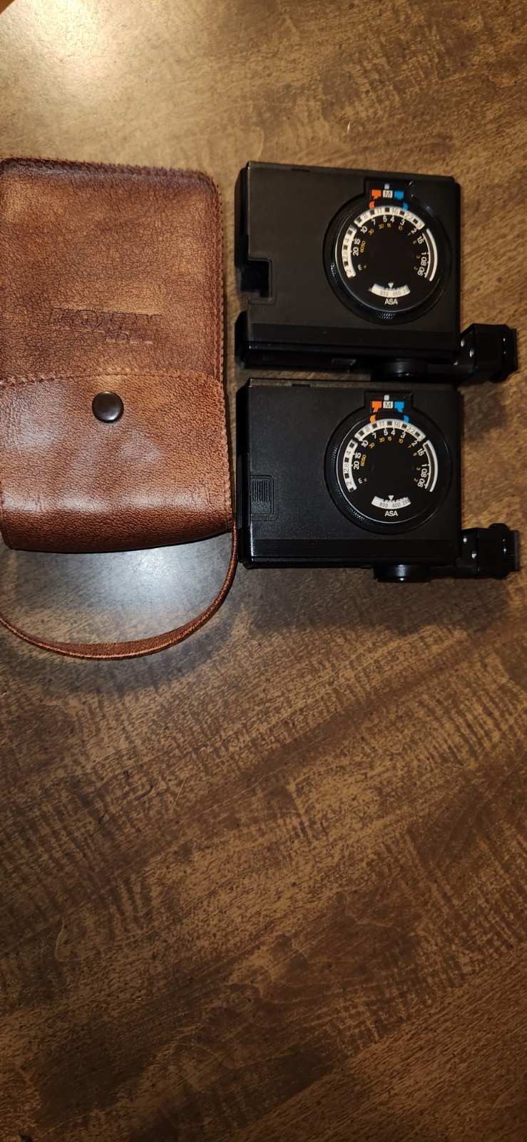 2 Vintage Nikon SB-10 Flash Units Both Test Great! There Is Only One Carry Case