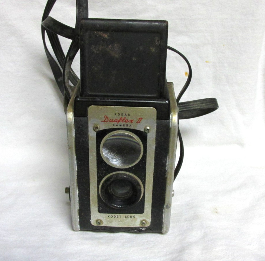 VINTAGE 1950s KODAK DUAFLEX II CAMERA WORKS!!