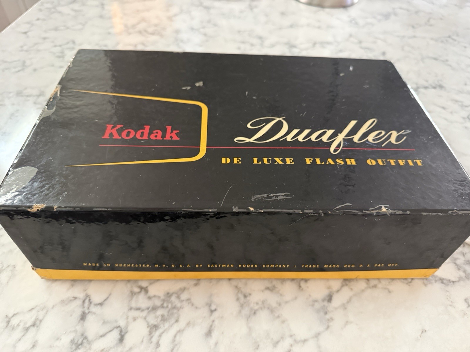 Kodak Duaflex II De Luxe Flash Outfit Black Box Camera with Accessories & Bulbs
