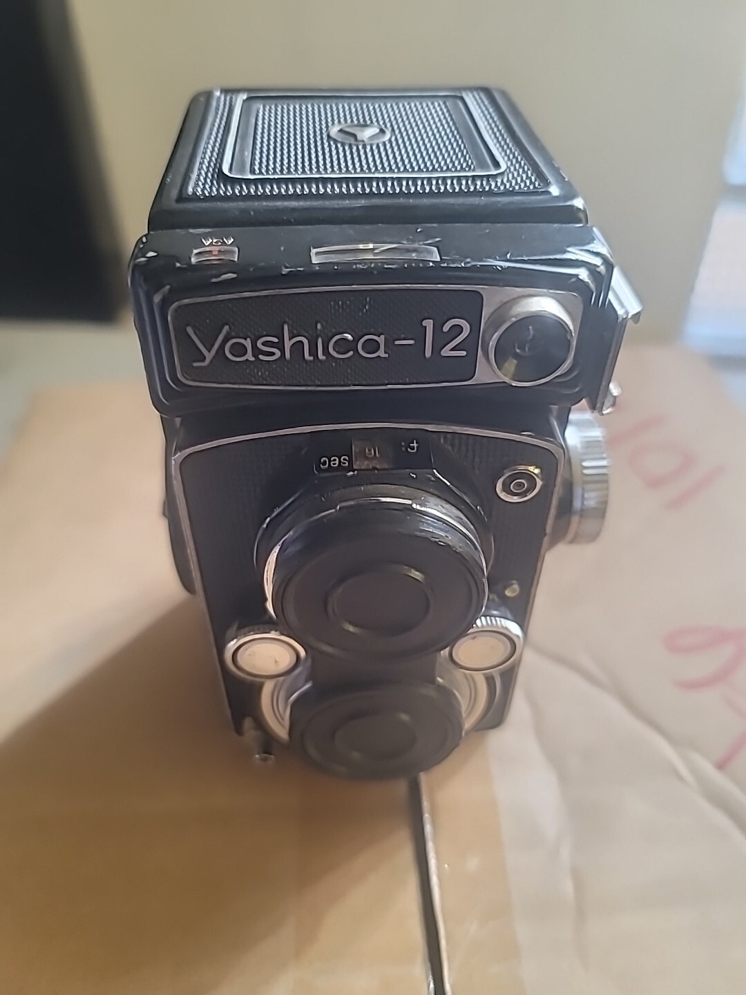 YASHICA 12 TLR, 6×6 Yashinon 3.5 / 80 Japan 1967-68 ☆