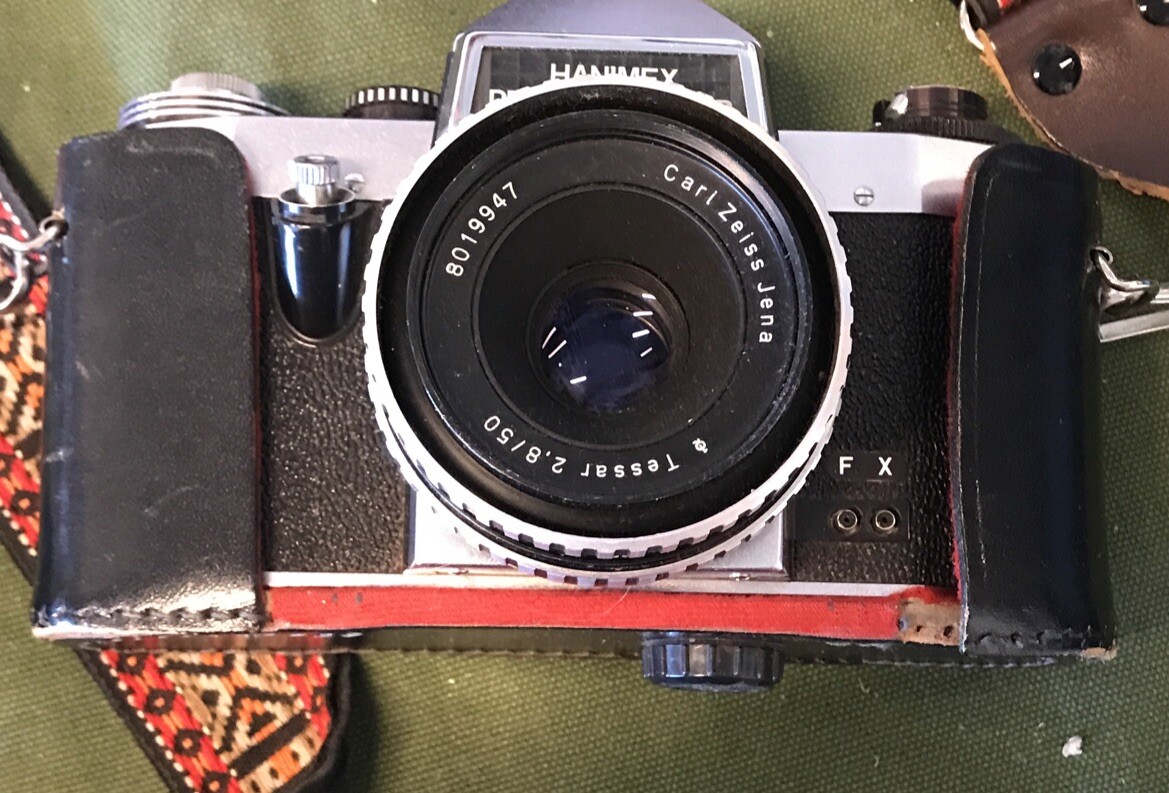 Praktica nova 1B Camera | 50mm f2.8 lens | M42 | White | G.D.R | 1967 – 1975 (Z1