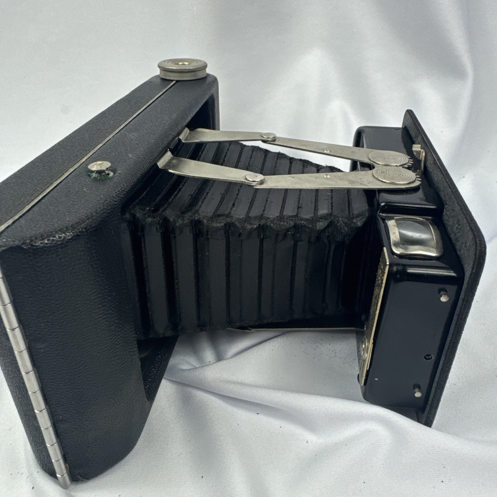 Kodak Jiffy Six 16 Folding Camera Black with Twindar Lens Untested
