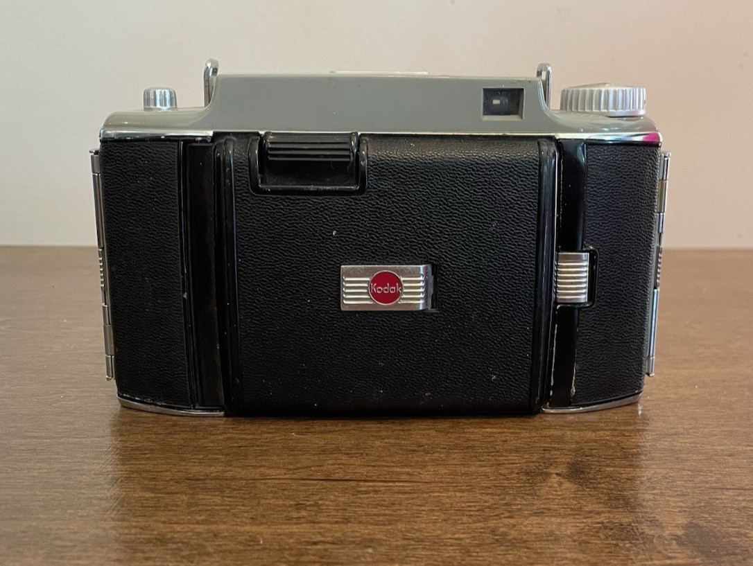 Kodak Tourist II Folding Camera in Original Case – Untested for PARTS? READ