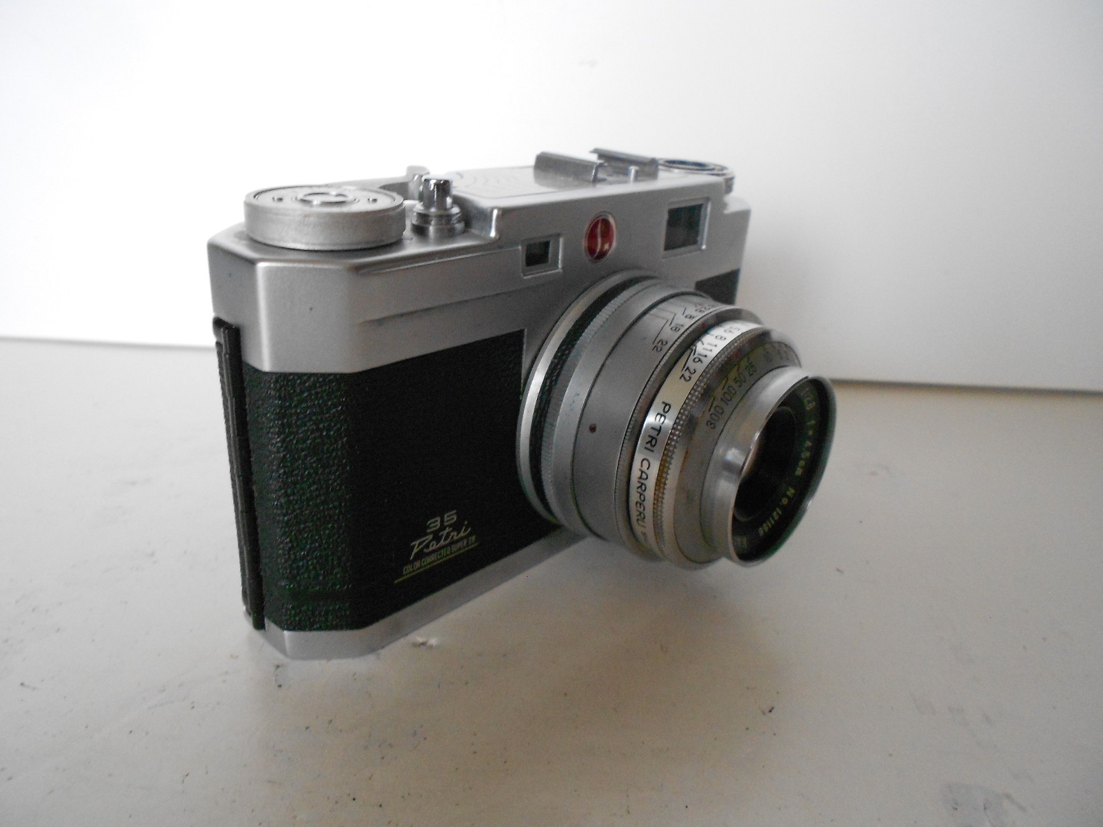 Petri 35 Color Corrected Super 28 Rangefinder 35mm Camera w/Case & Manual VGC