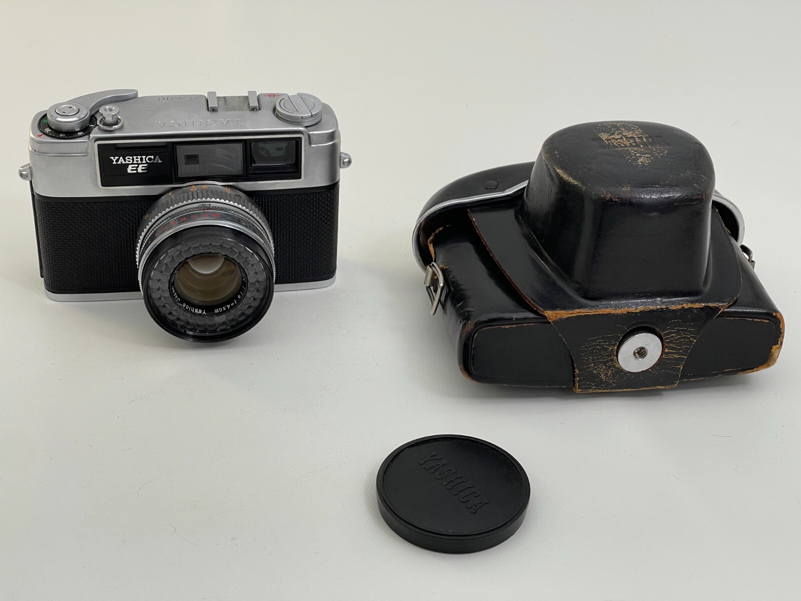 Yashica EE Rangefinder Film Camera Yashinon 1:1.9 f=4.5cm Lens Japan