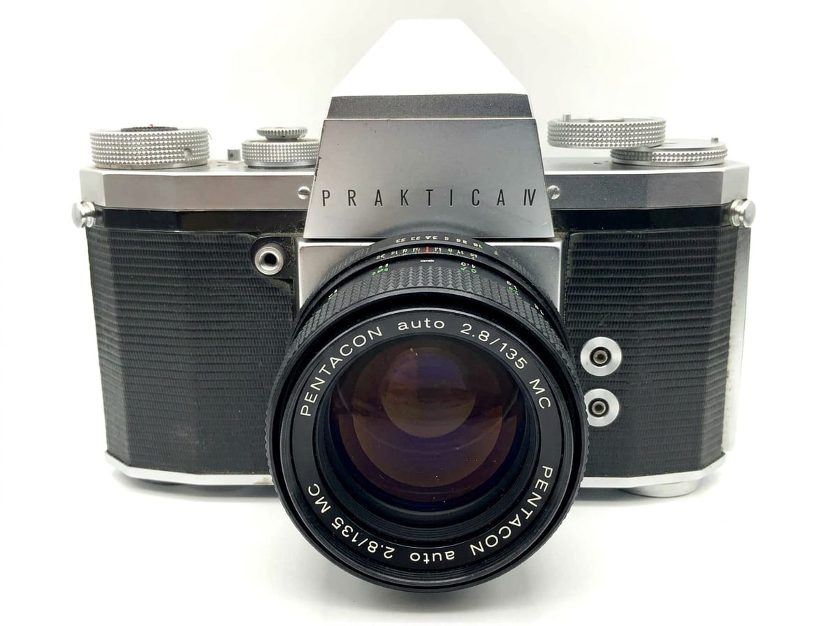 EasyBuy GbR Praktica IV 35mm SLR Kit w/ Pentacon 135mm f/2.8 M42 Good Silver