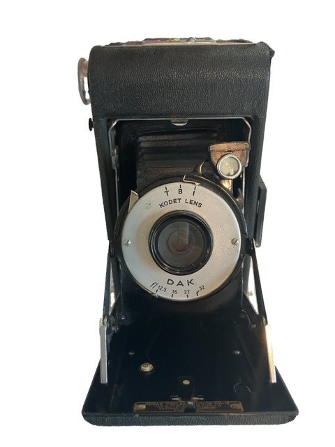 Vintage Kodak Vigilant Six-16 Folding Camera – With Canvas Case