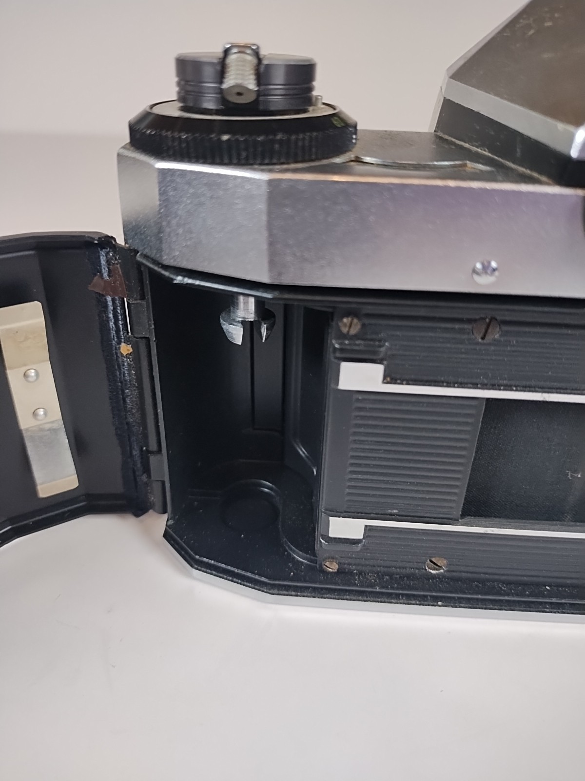 Hanimex Praktica Nova 1B SLR / Meyer Optik Gorlitz Oreston 50 mm F 1.8 lens VTG