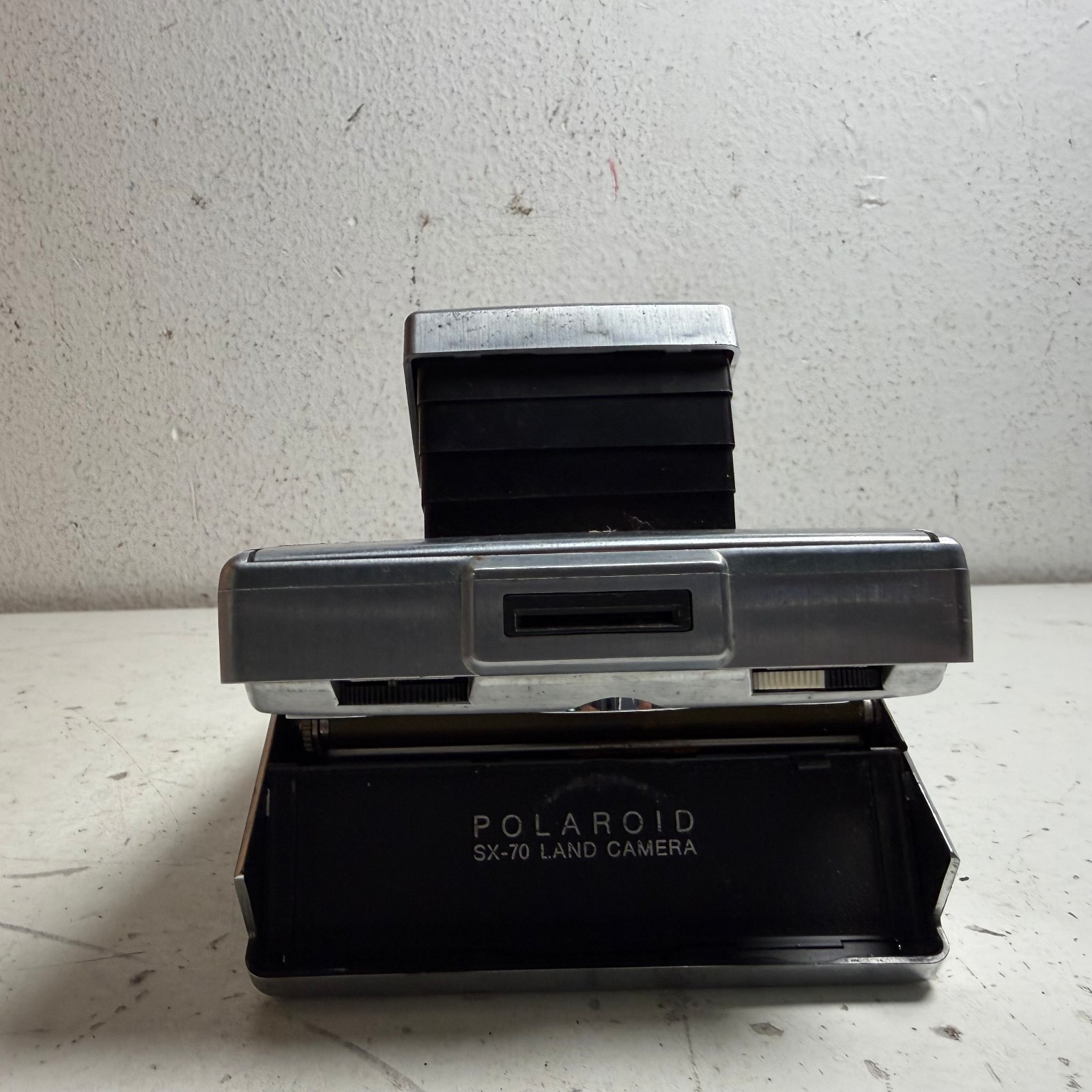 Polaroid SX-70 Land Model 1 Single-Lens Reflex Instant Film Camera – For Parts