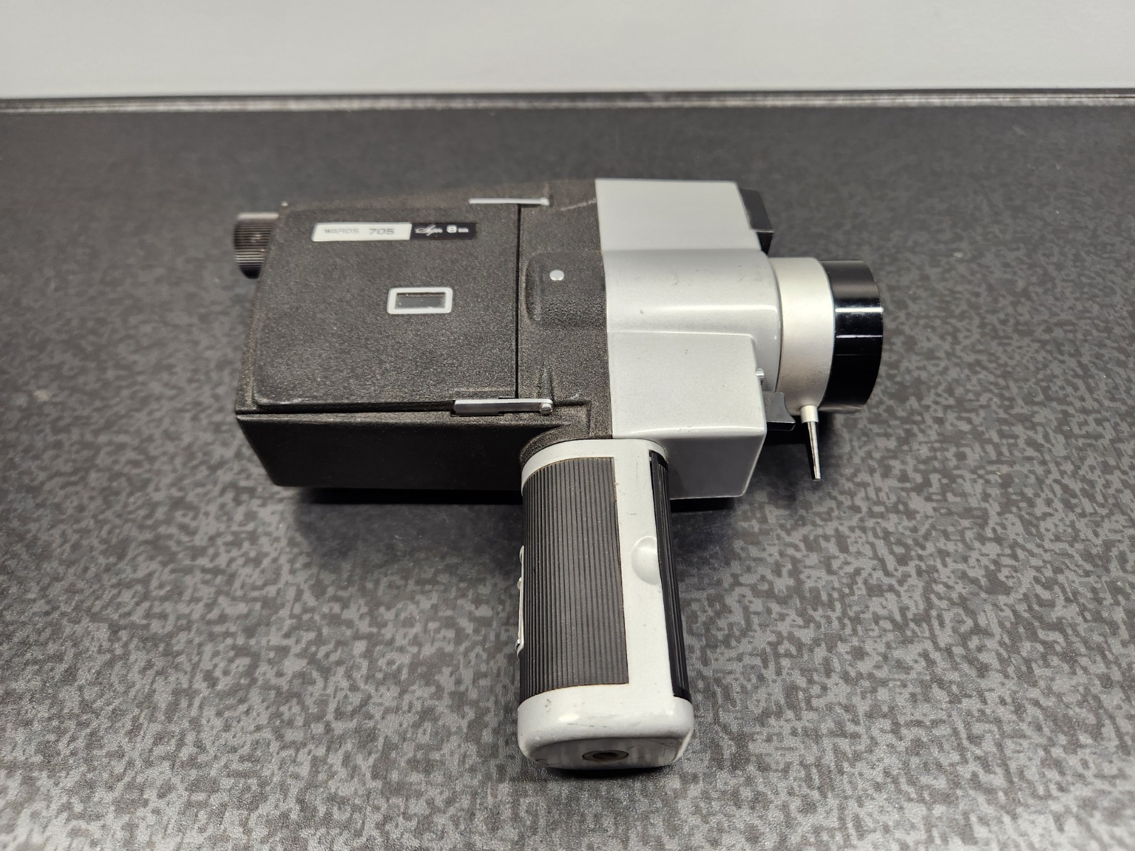 Wards 705 Super 8mm Video Camera Vintage Film Movie Camera ~ UNTESTED