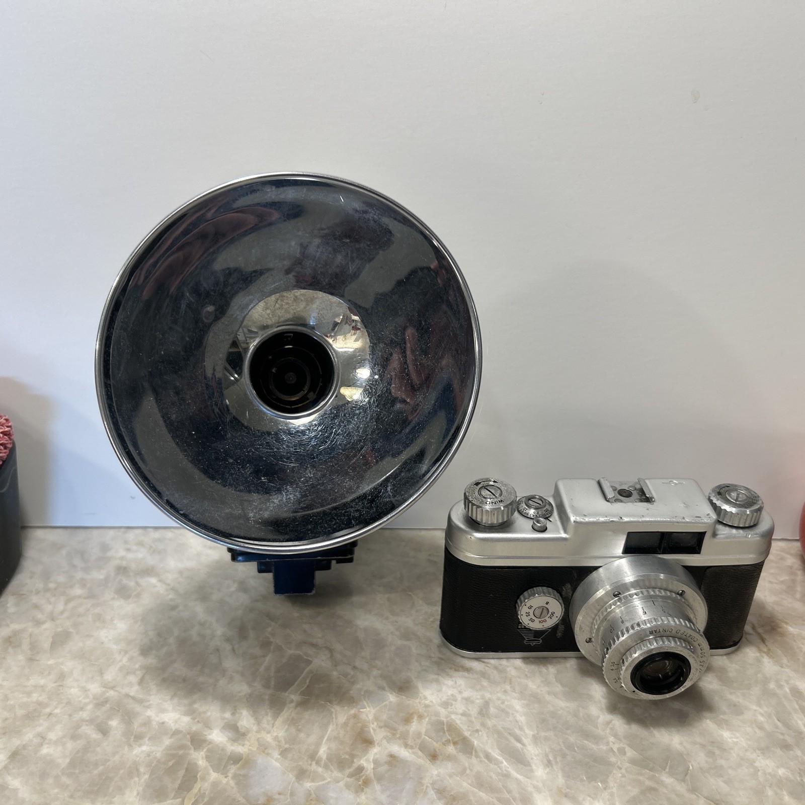 Vintage ARGUS 35mm Film Camera w/ 50mm f/3.5 Cintar Lens UNTESTED