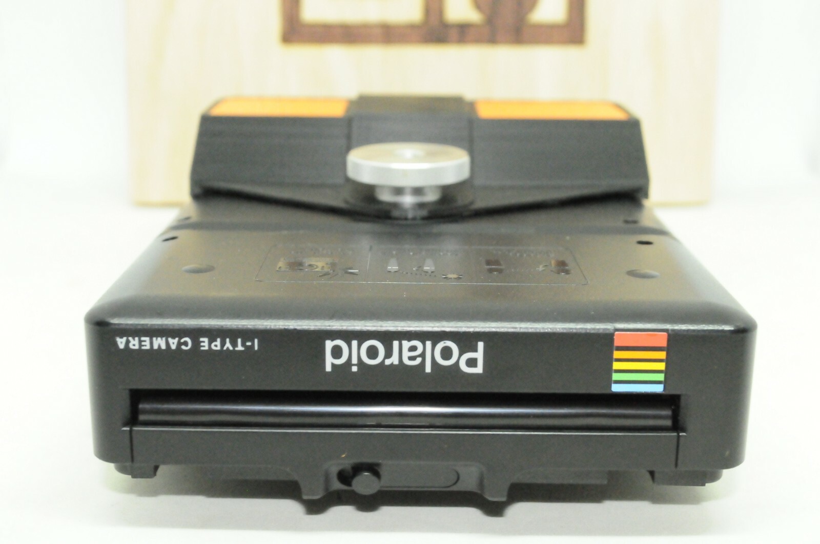 Lo Fi instant back for Polaroid 600se shoots I-type, 600, sx-70 uses aaa