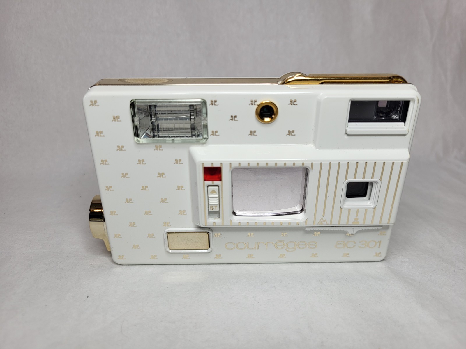 Minolta Courreges AC 301 Disc Camera Vintage White Gold Japan SOLD AS IS