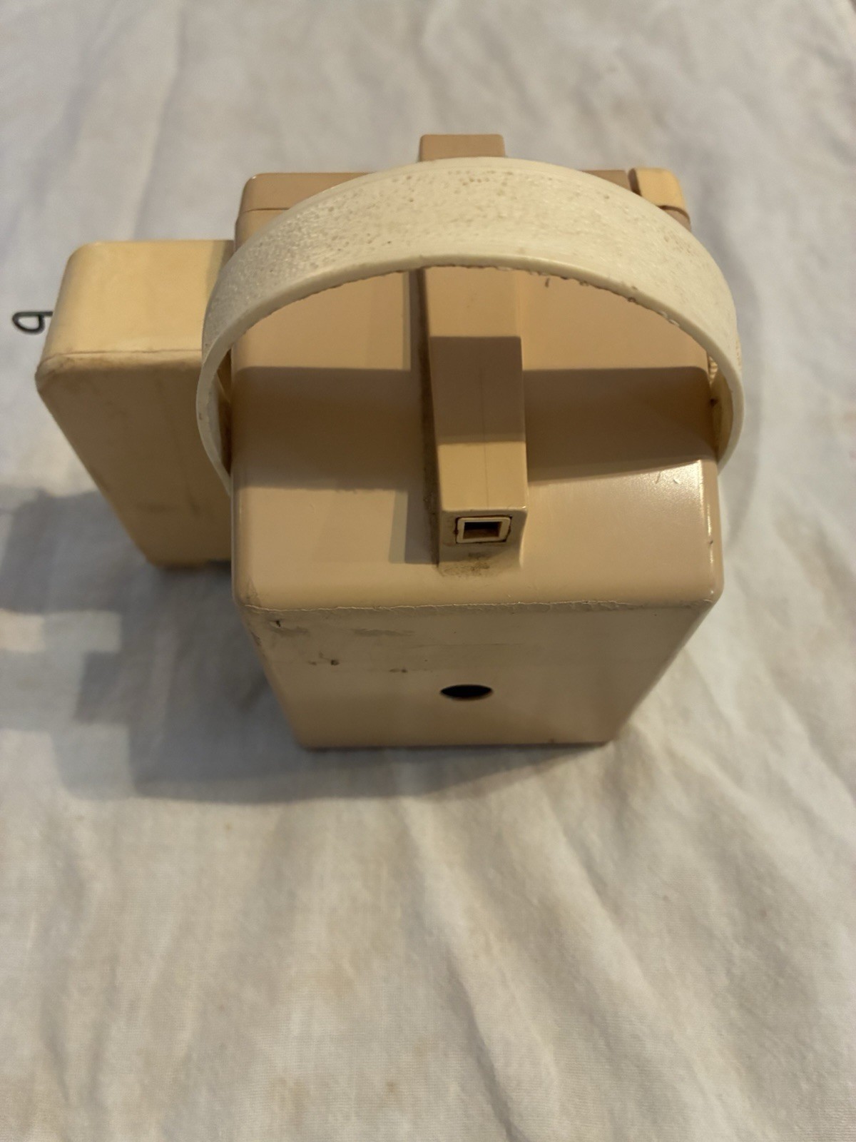 Vintage Sabre 620 Beige Camera, Shaw Harrison Corp. Made In USA 1950s
