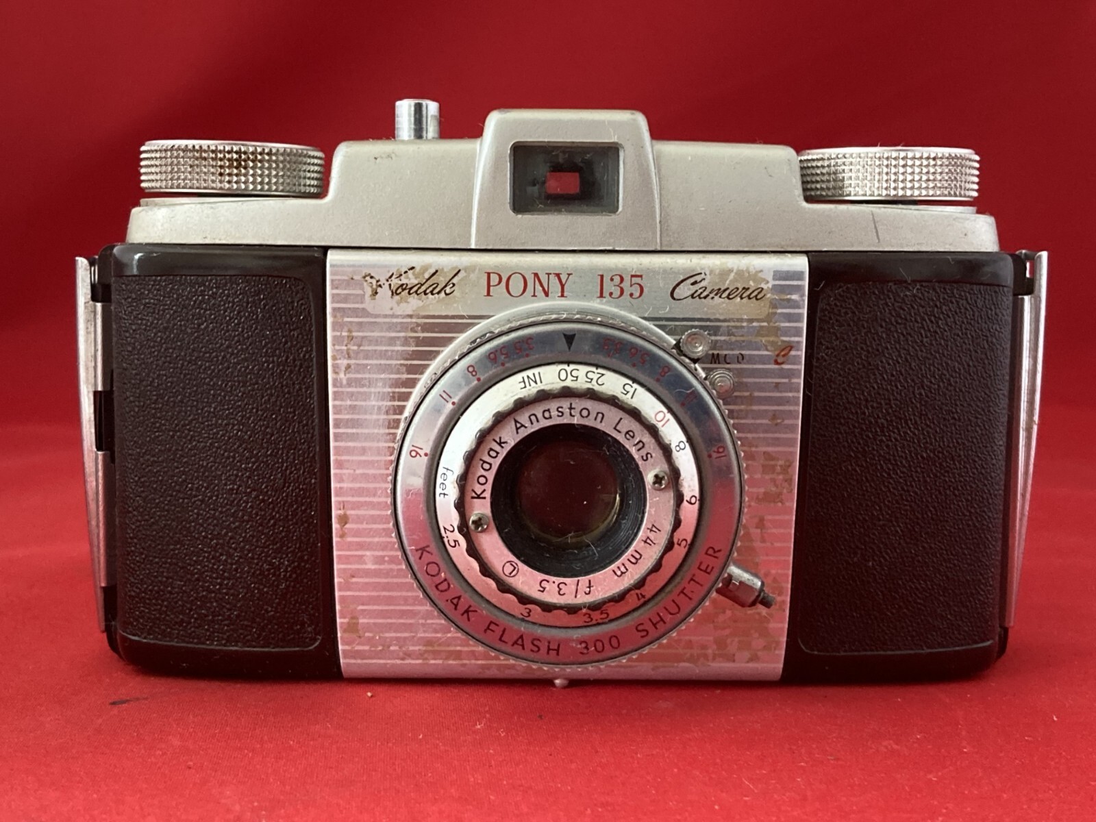 Kodak Pony 135 – 35mm film camera – f3.5 44mm Anaston lens with case – works