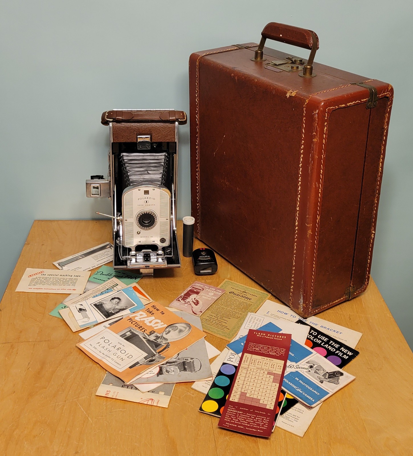 Polaroid Land Camera Model 95 Early Instant Camera SN:074713 Fitted Leather Case