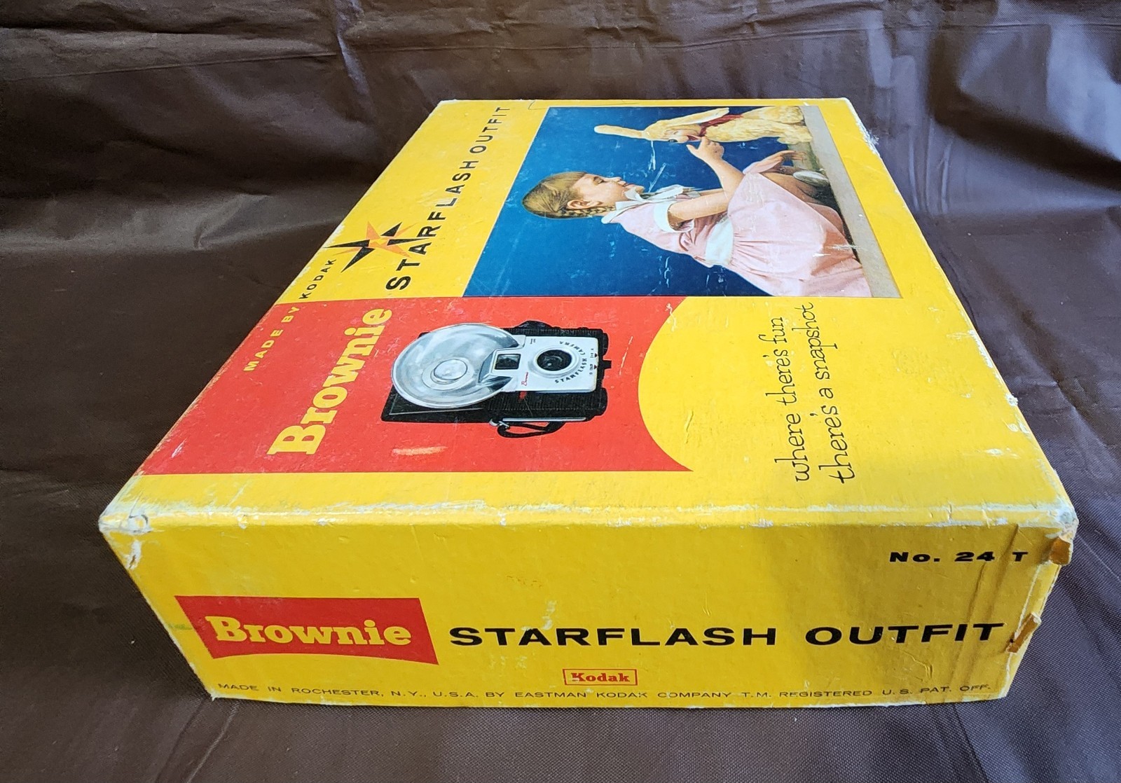 ☆Vintage Kodak 24T Brownie Starflash Outfit Camera w/ Original Box
