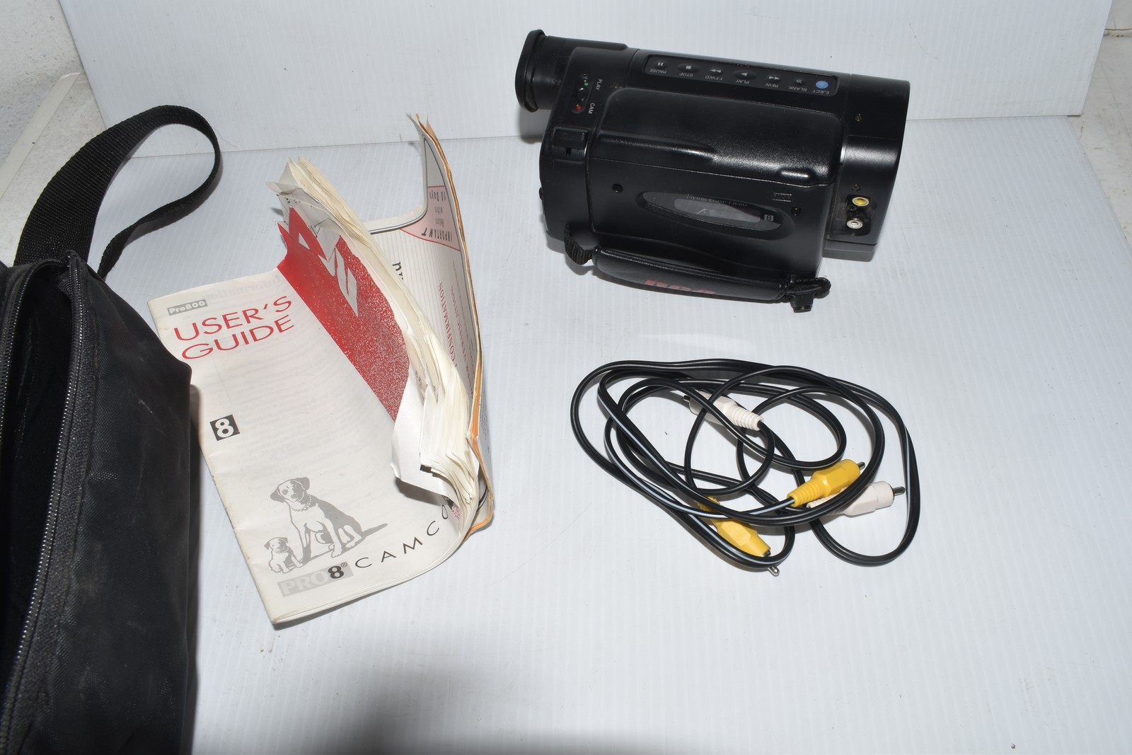 *HH* RCA Pro800 Video Camera Variable Zoom 8mm Camcorder Vintage (WXF39)