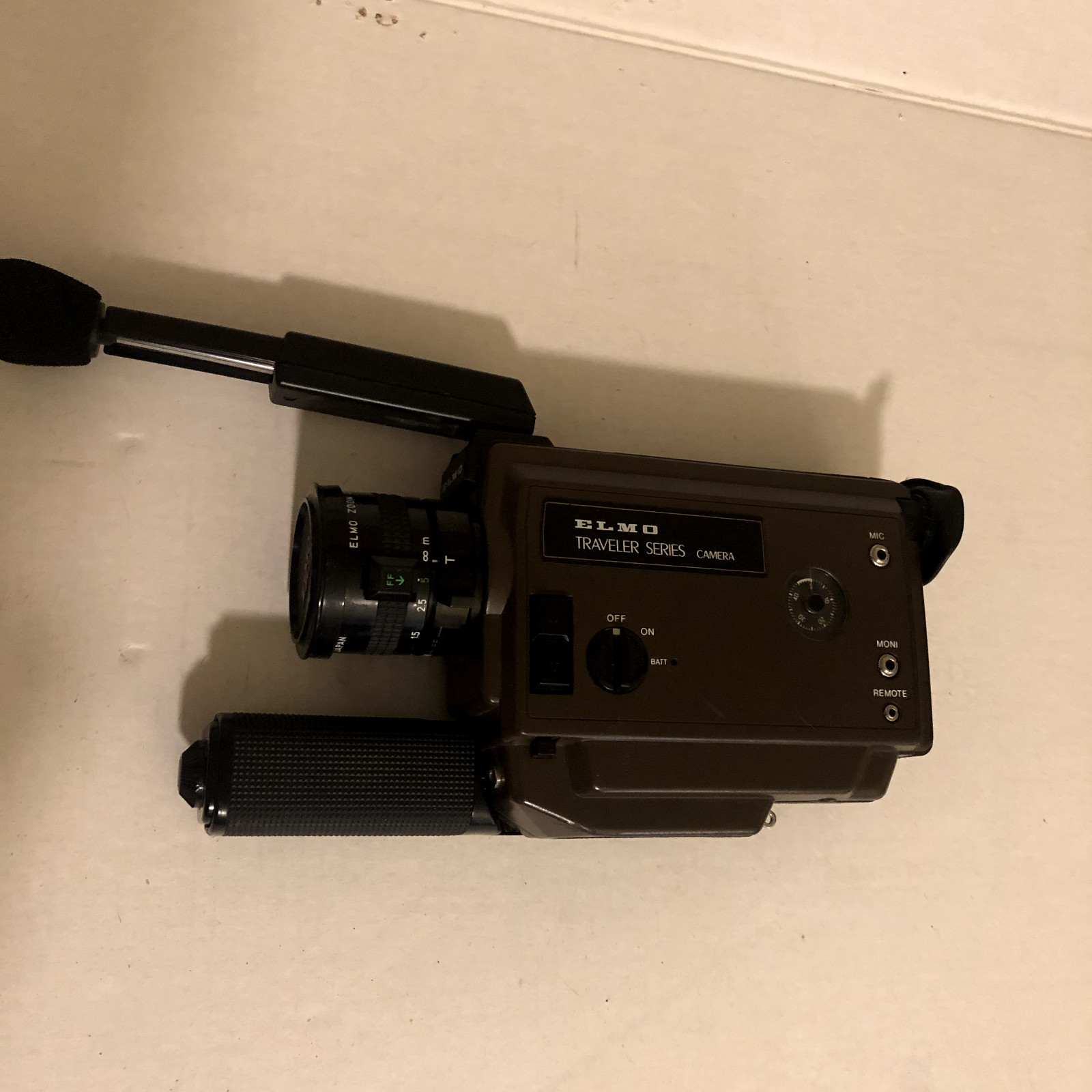 Elmo super8 TRAVELER SERIES film camera, RUNS but UNTESTED