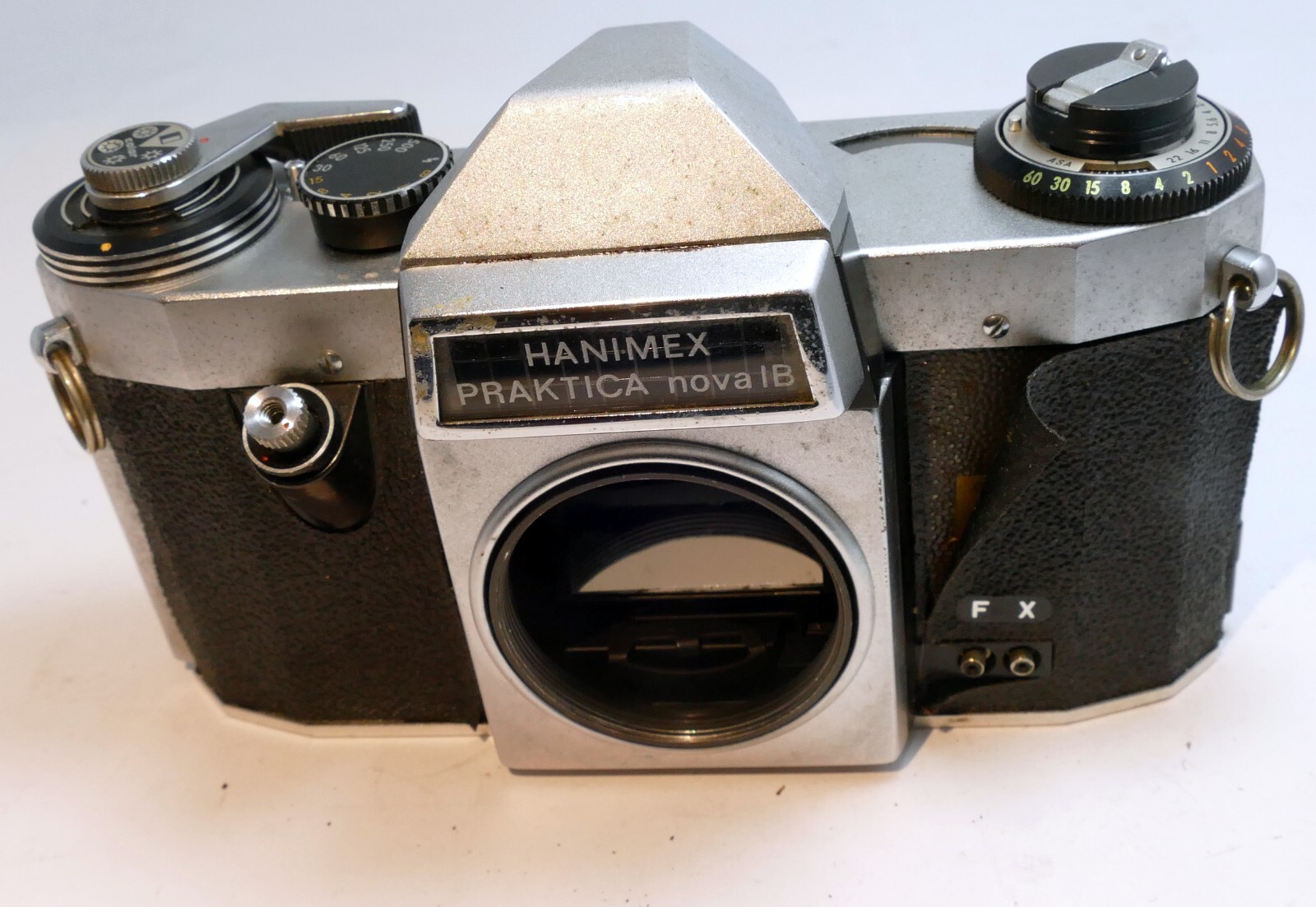 Hanimex Praktica Nova 1b Nova Germany M2 35mm Body – works
