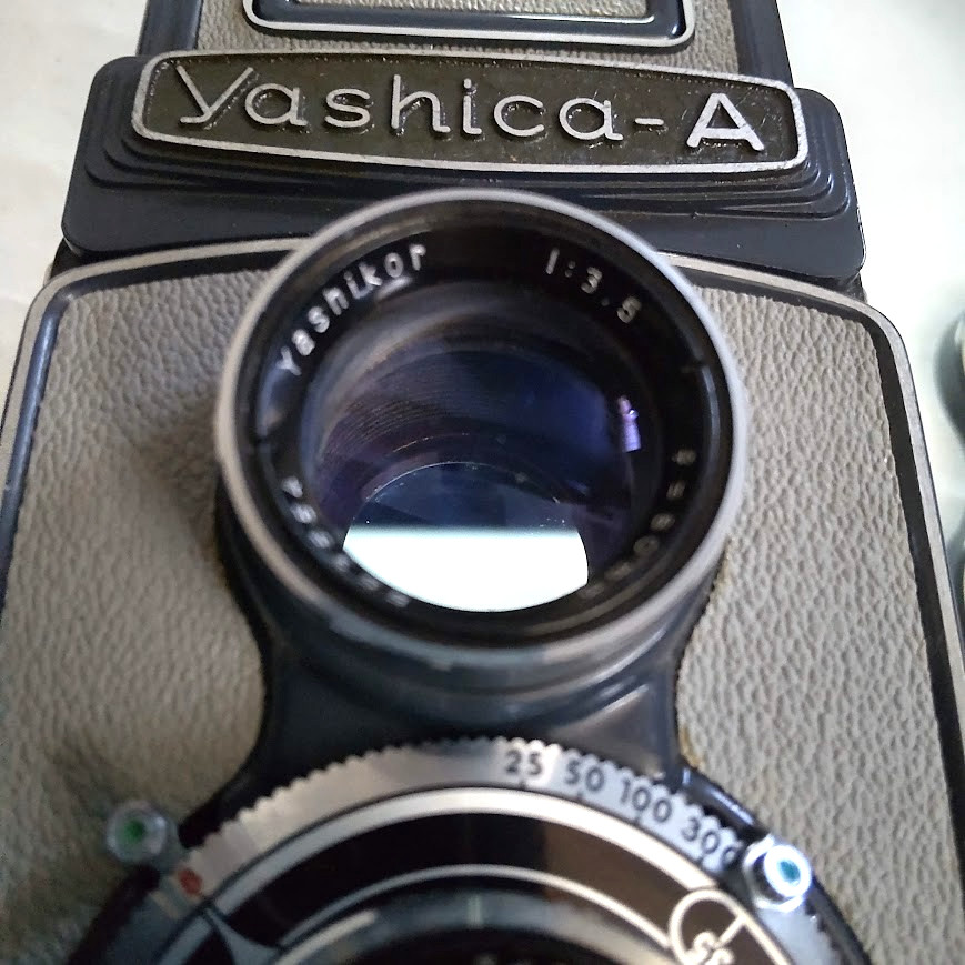[Near Mint-] Yashica Yashica-A TLR Film Camera 80mm f/3.5 w/ Case #34902