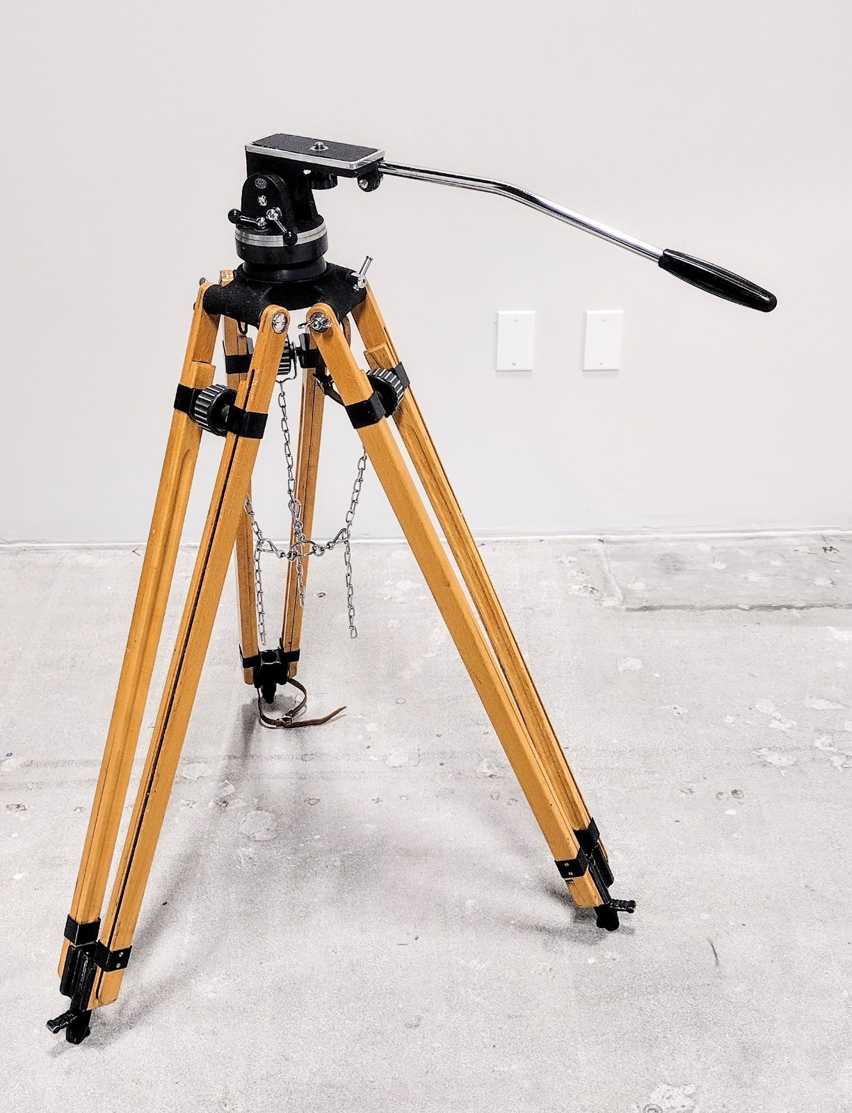Arri, Arriflex 16S, 16SB Tripod. Excellent Plus Condition. Very Clean. See…