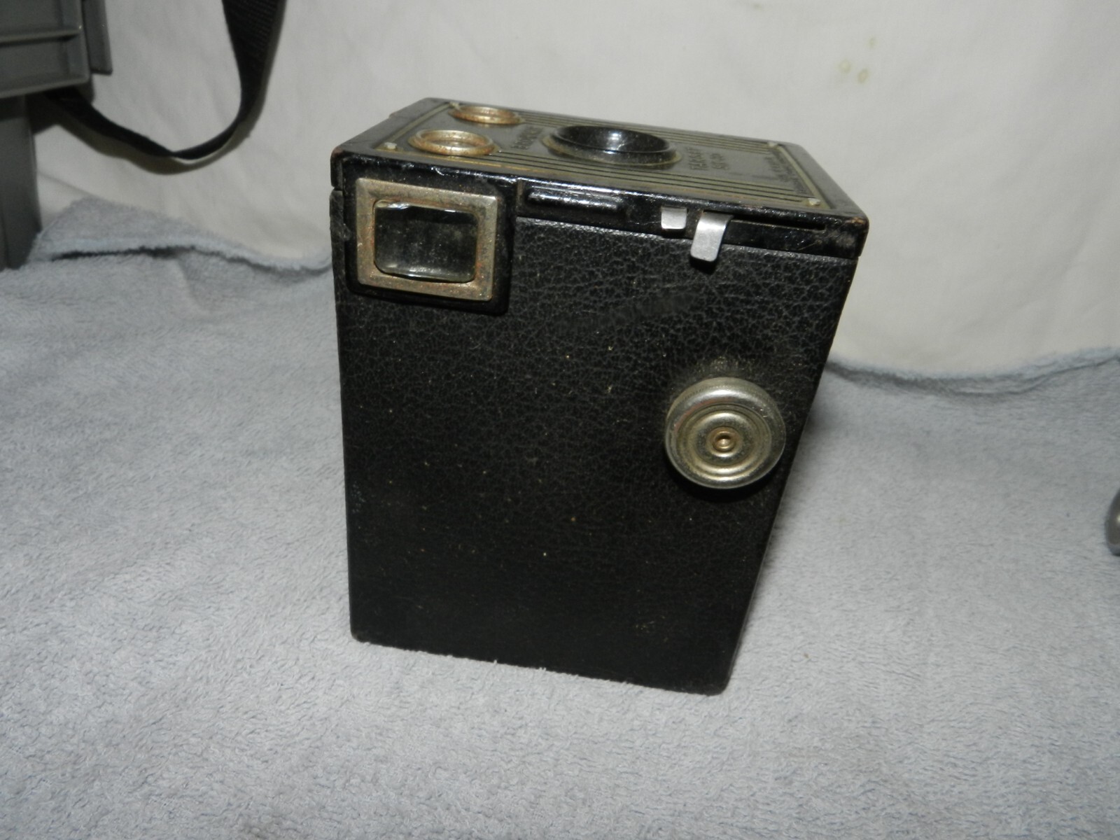 Vintage Camera: Eastman Kodak Brownie Target Six-20: box