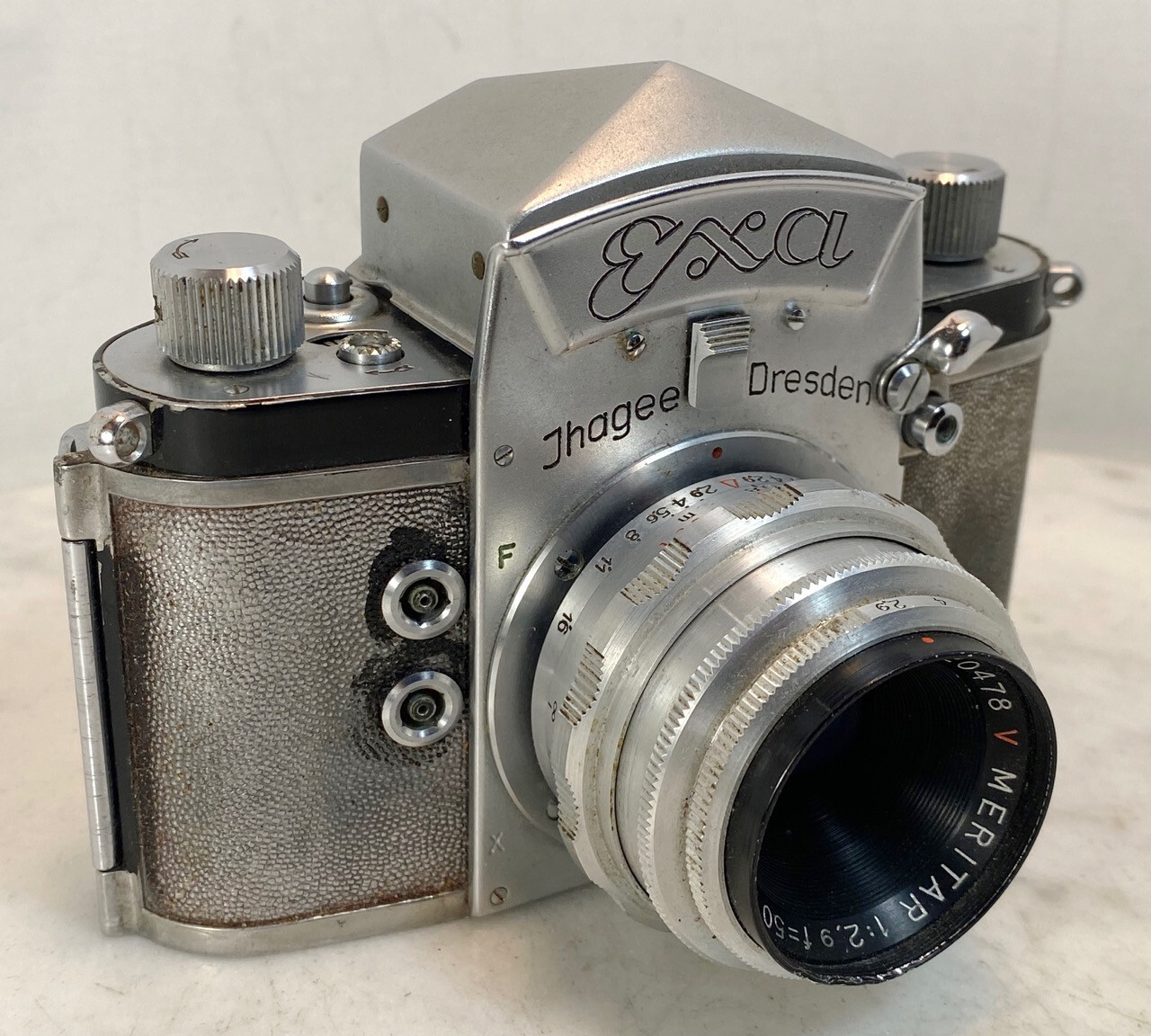 Vintage EXAKTA EXA 35mm Film Camera. E. LUDWIG Meritar 50mm f2.9