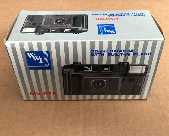 Vintage WWI MV-828 35mm Film Point and Shoot Compact Camera Never Been Used New