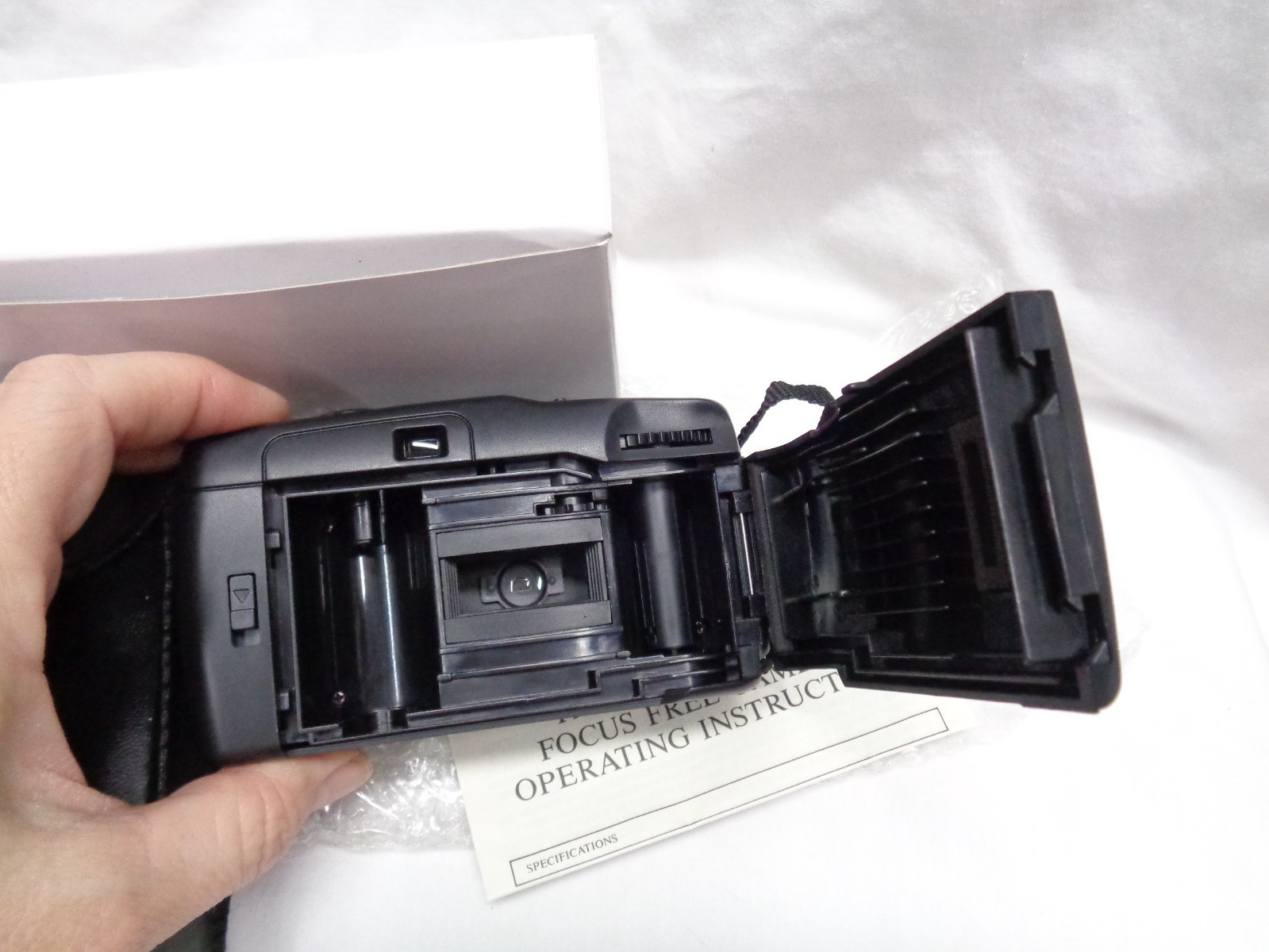PANORAMIC 35mm Focus Free Camera w/ Case & Operating Instructions ~ NEW!