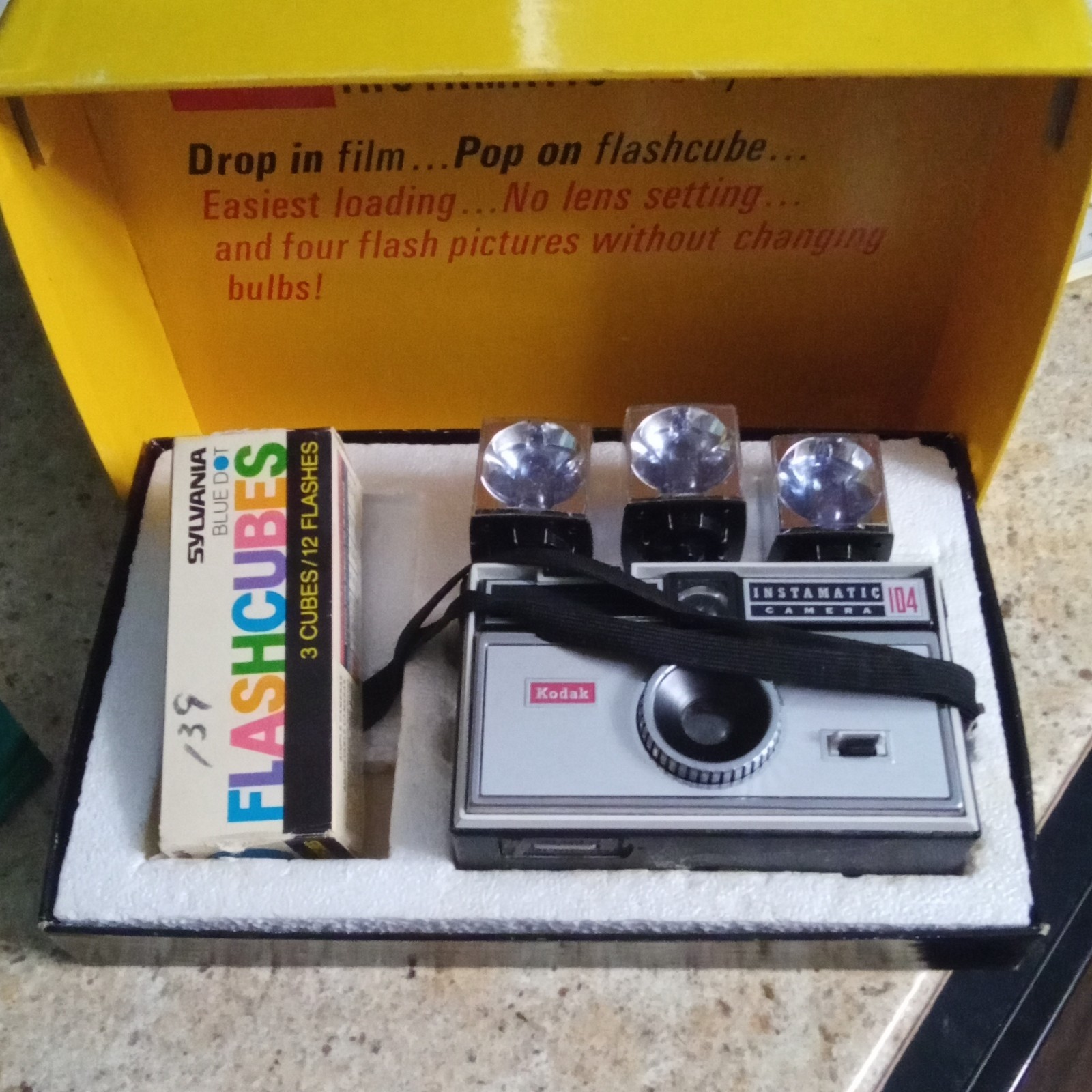 Kodak Instamatic 104 Silver Camera Outfit w/ Flashcubes (3 Cubes/12 Flashes) Box