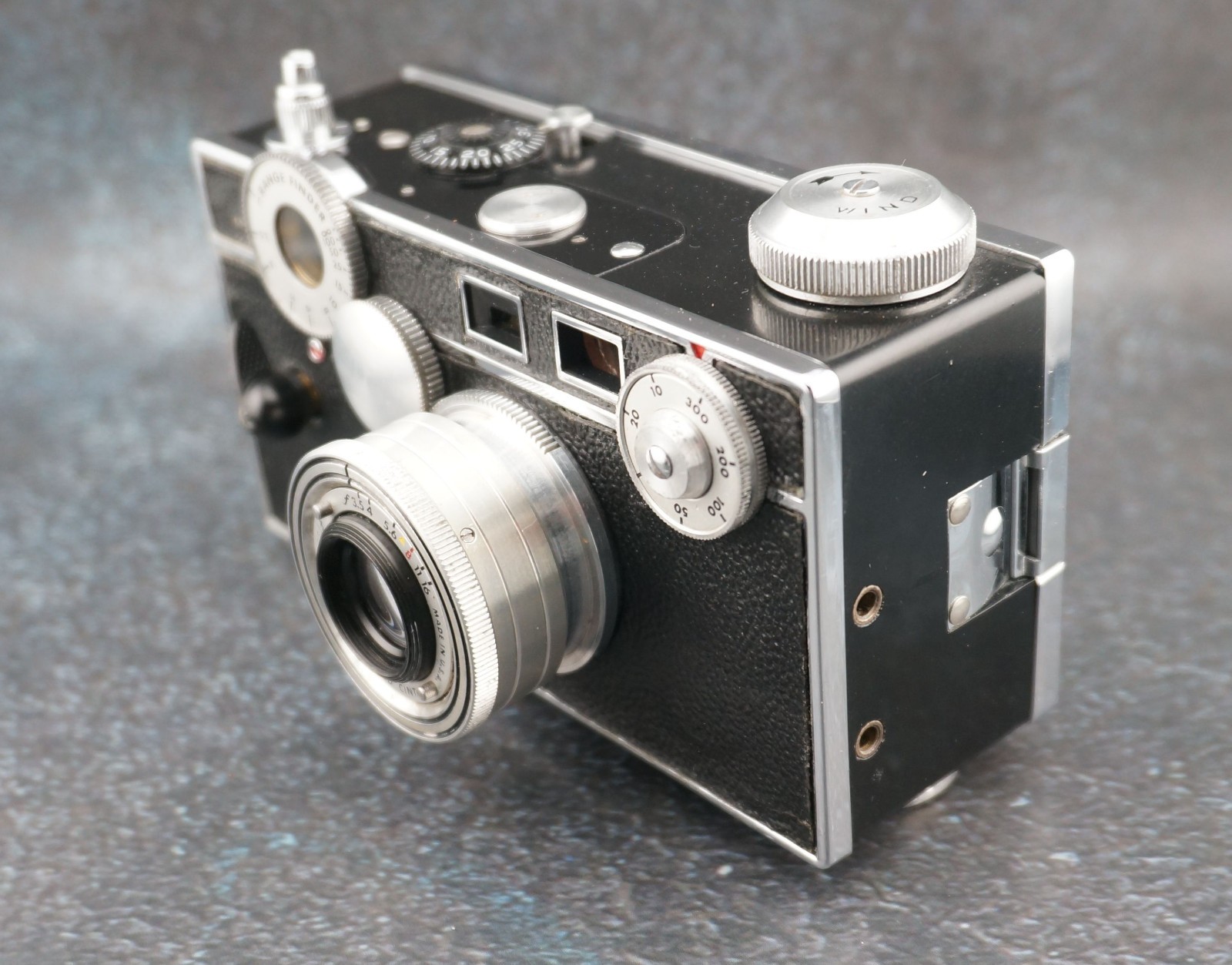 Tested Argus C-3 Brick Camera Kit w/ Soligor 135mm Lens, Bakelite Flashes & Case