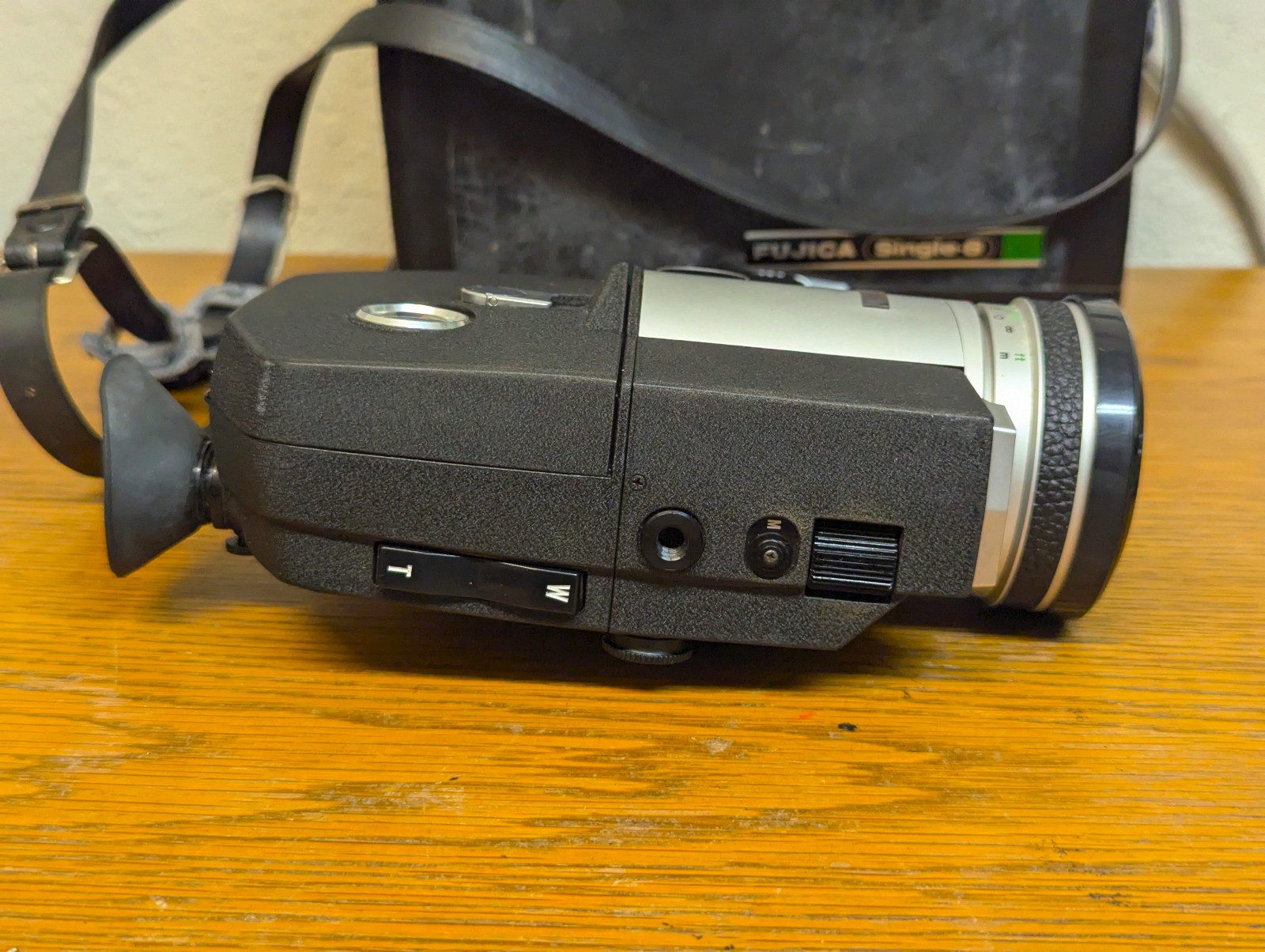 Fujica Single-8 Z600 8mm film movie camera; doesn’t power on; case included