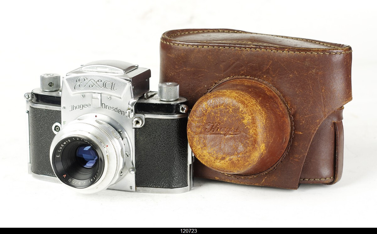 *Camera Jhagee EXA No.492900 With Lens Meritar 2,9/50mm Red V