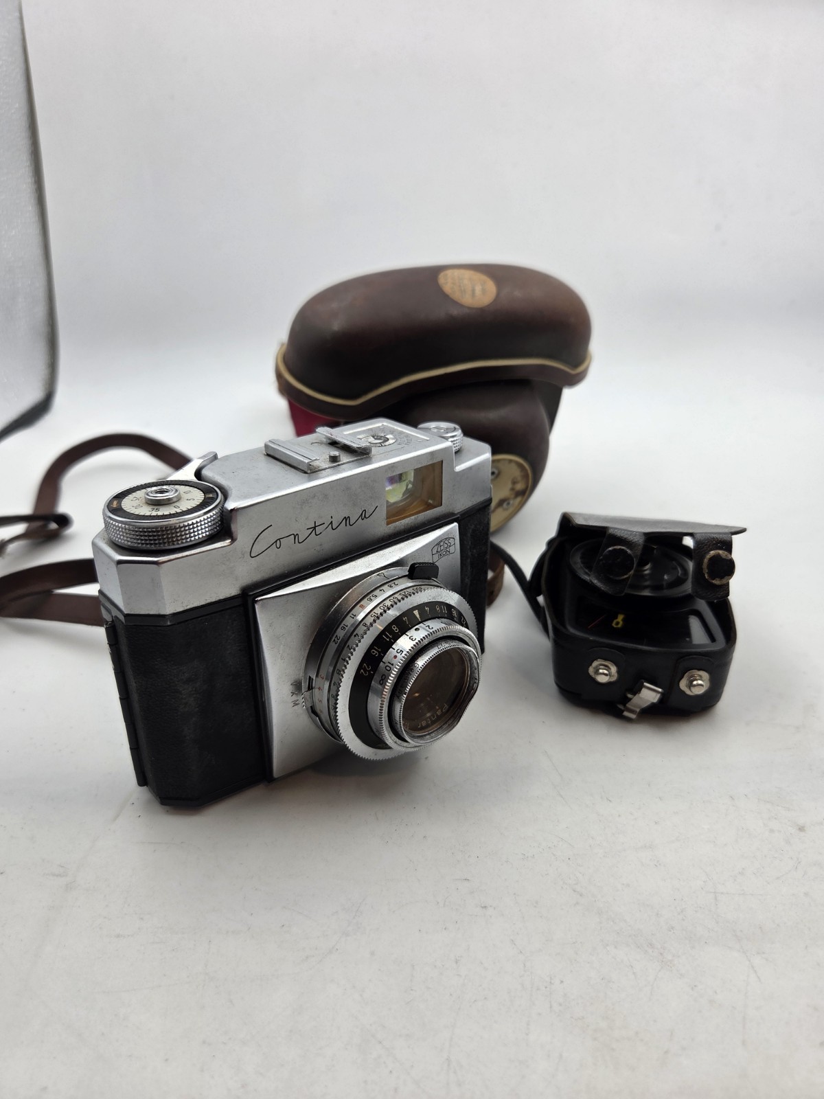 Zeiss Ikon Contina Rangefinder With Plantar F 2.8/45mm Lens With Exposure Meter