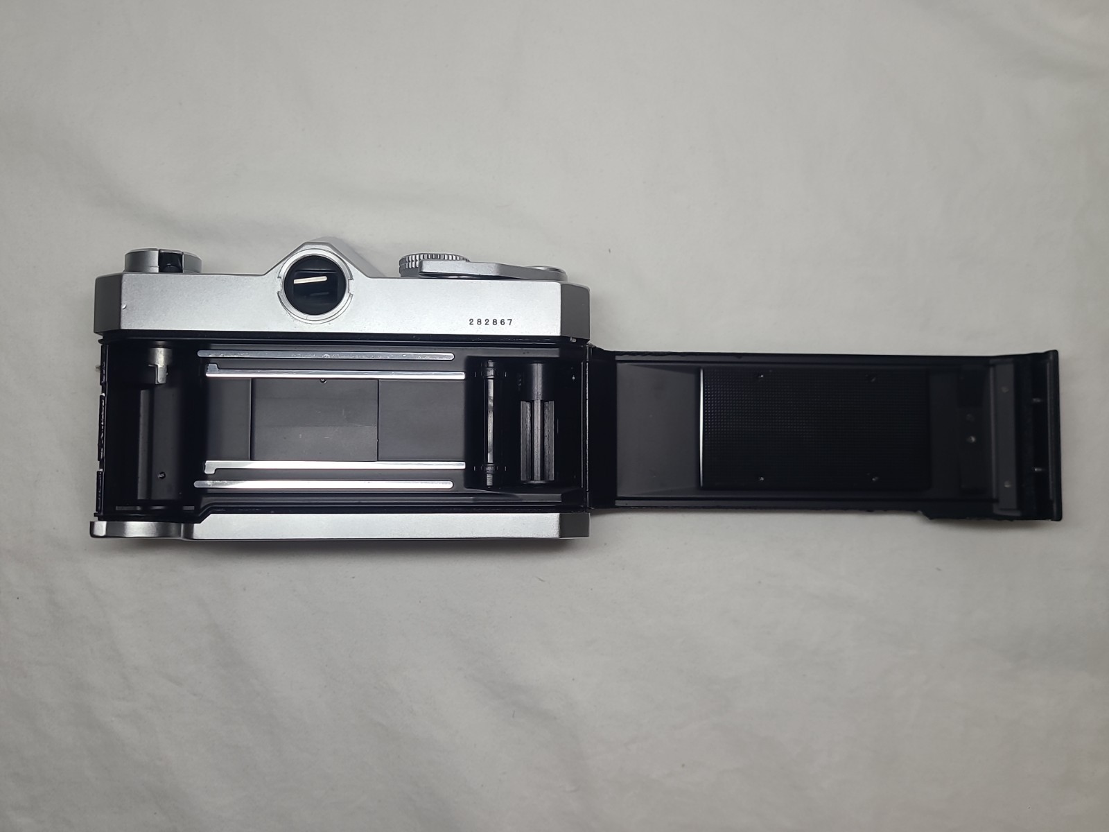 Konica Autoreflex T Vintage 35mm SLR Film Camera Body Only Silver/Black SN