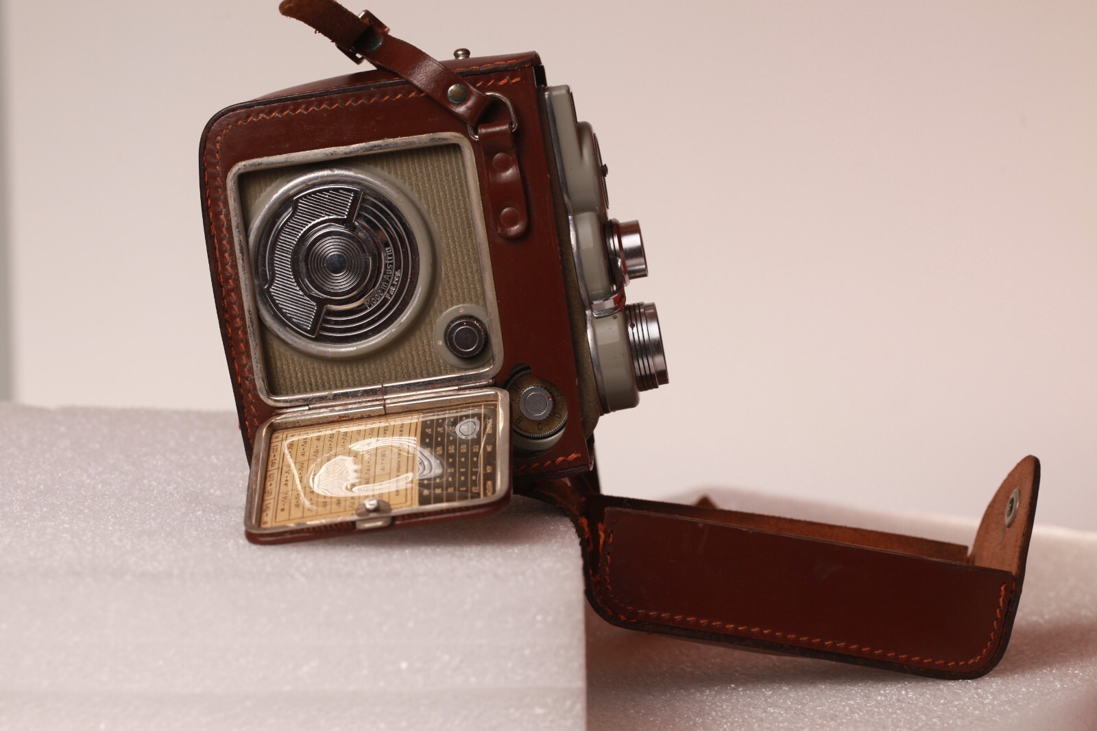 Eumig C3 Regular 8mm Movie Camera – 1950’s vintage collectible with case